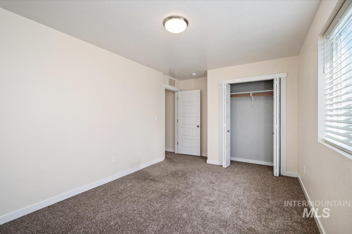 3061 W Silver River St, Meridian, Idaho 83646, 4 Bedrooms, 2.5 Bathrooms, Residential Income For Sale, Price $554,000,MLS 99001933