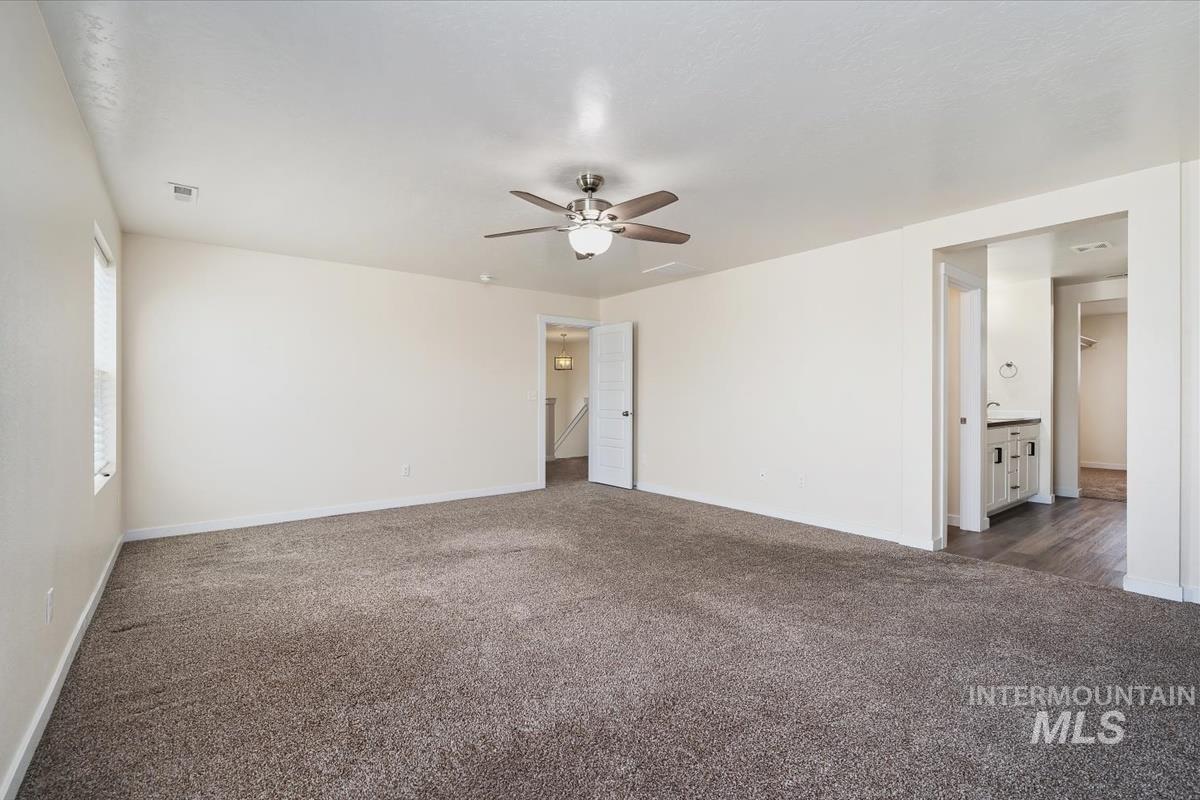 3061 W Silver River St, Meridian, Idaho 83646, 4 Bedrooms, 2.5 Bathrooms, Residential Income For Sale, Price $554,000,MLS 99001933