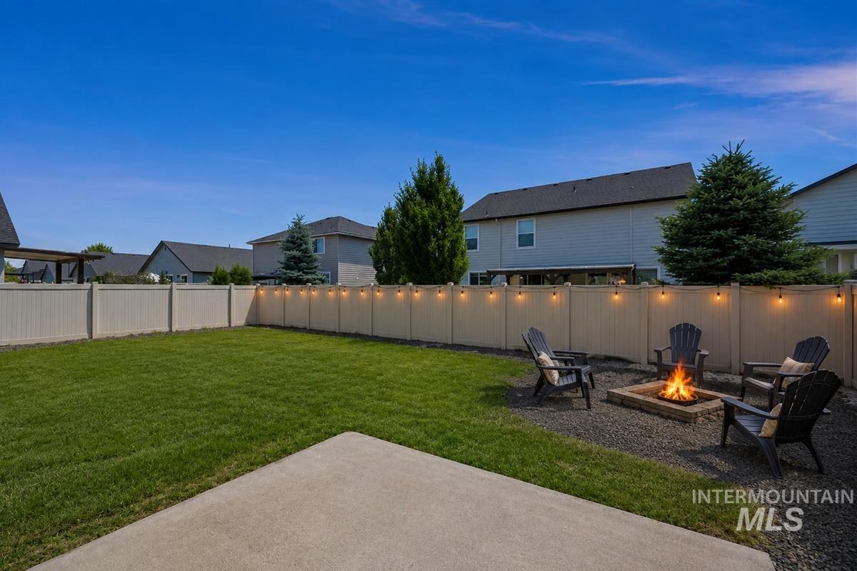 3061 W Silver River St, Meridian, Idaho 83646, 4 Bedrooms, 2.5 Bathrooms, Residential Income For Sale, Price $554,000,MLS 99001933