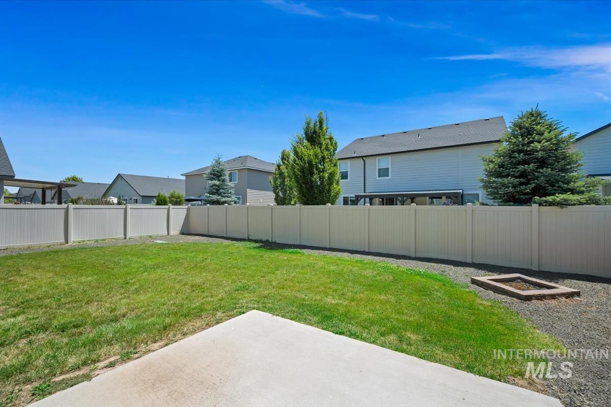 3061 W Silver River St, Meridian, Idaho 83646, 4 Bedrooms, 2.5 Bathrooms, Residential Income For Sale, Price $554,000,MLS 99001933