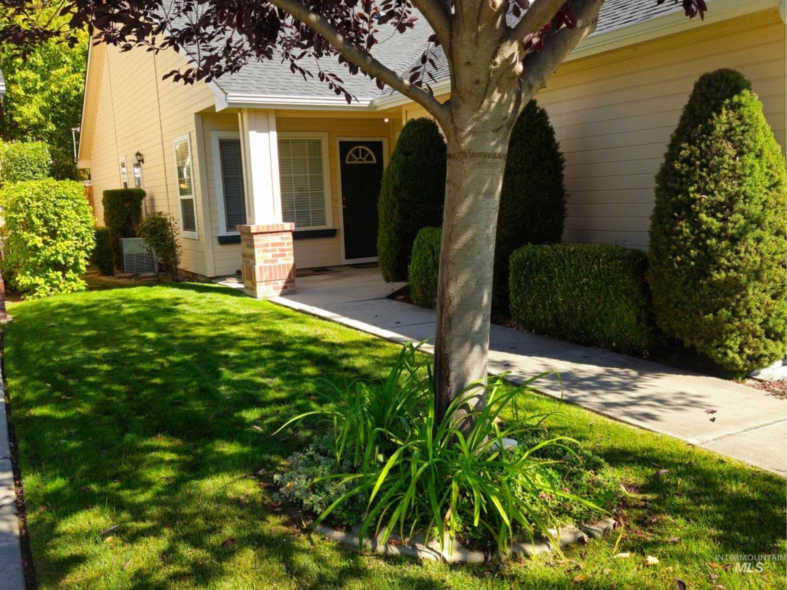 3308 W Moon Lake Lane, Meridian, Idaho 83646, 2 Bedrooms, 2 Bathrooms, Residential For Sale, Price $389,000,MLS 99001935