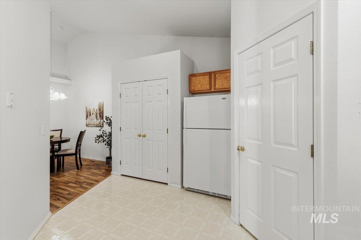3308 W Moon Lake Lane, Meridian, Idaho 83646, 2 Bedrooms, 2 Bathrooms, Residential For Sale, Price $389,000,MLS 99001935