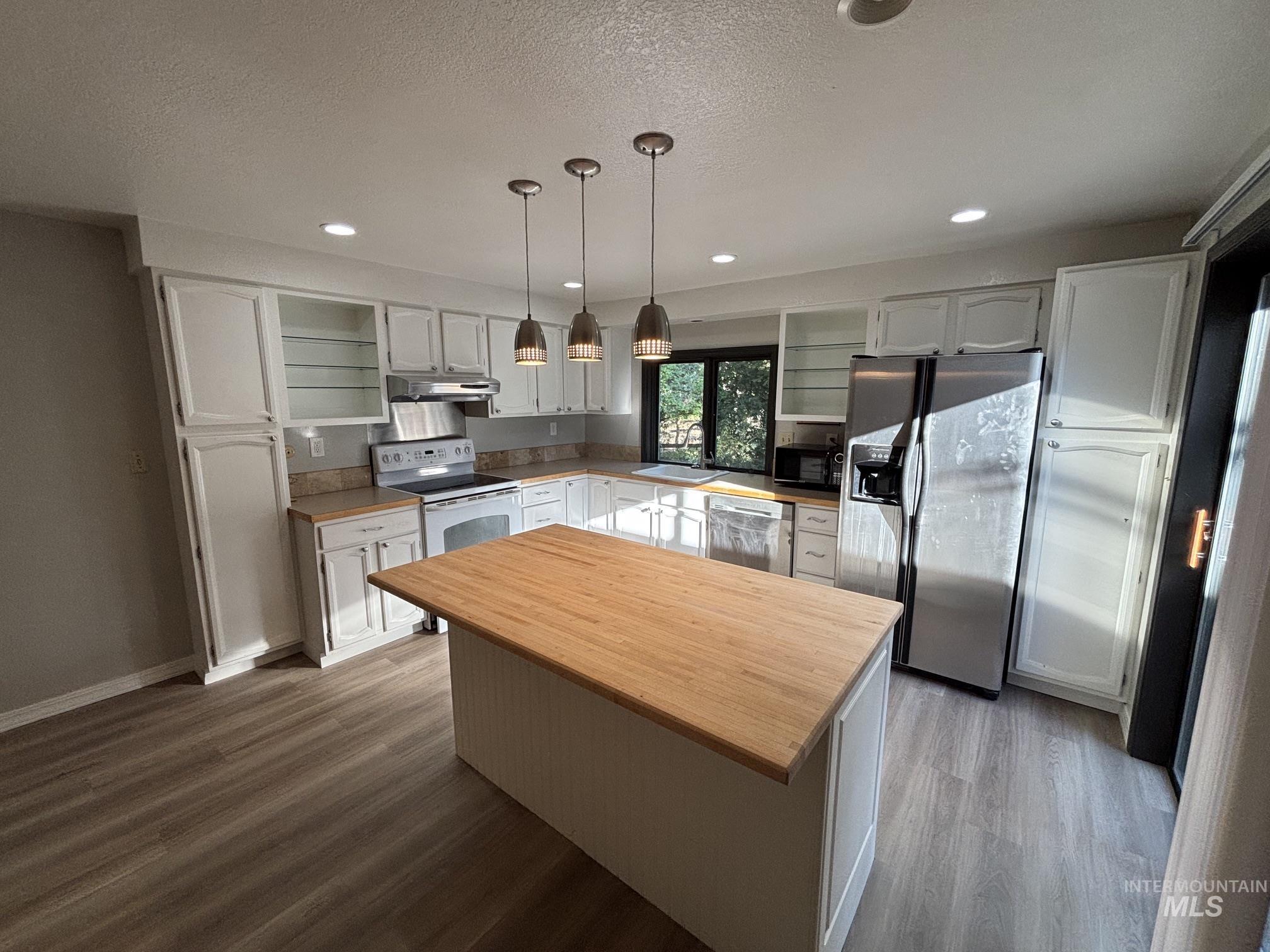 1876 W Malad Ln, Boise, Idaho 83705, 3 Bedrooms, 2 Bathrooms, Residential For Sale, Price $469,900,MLS 99001944