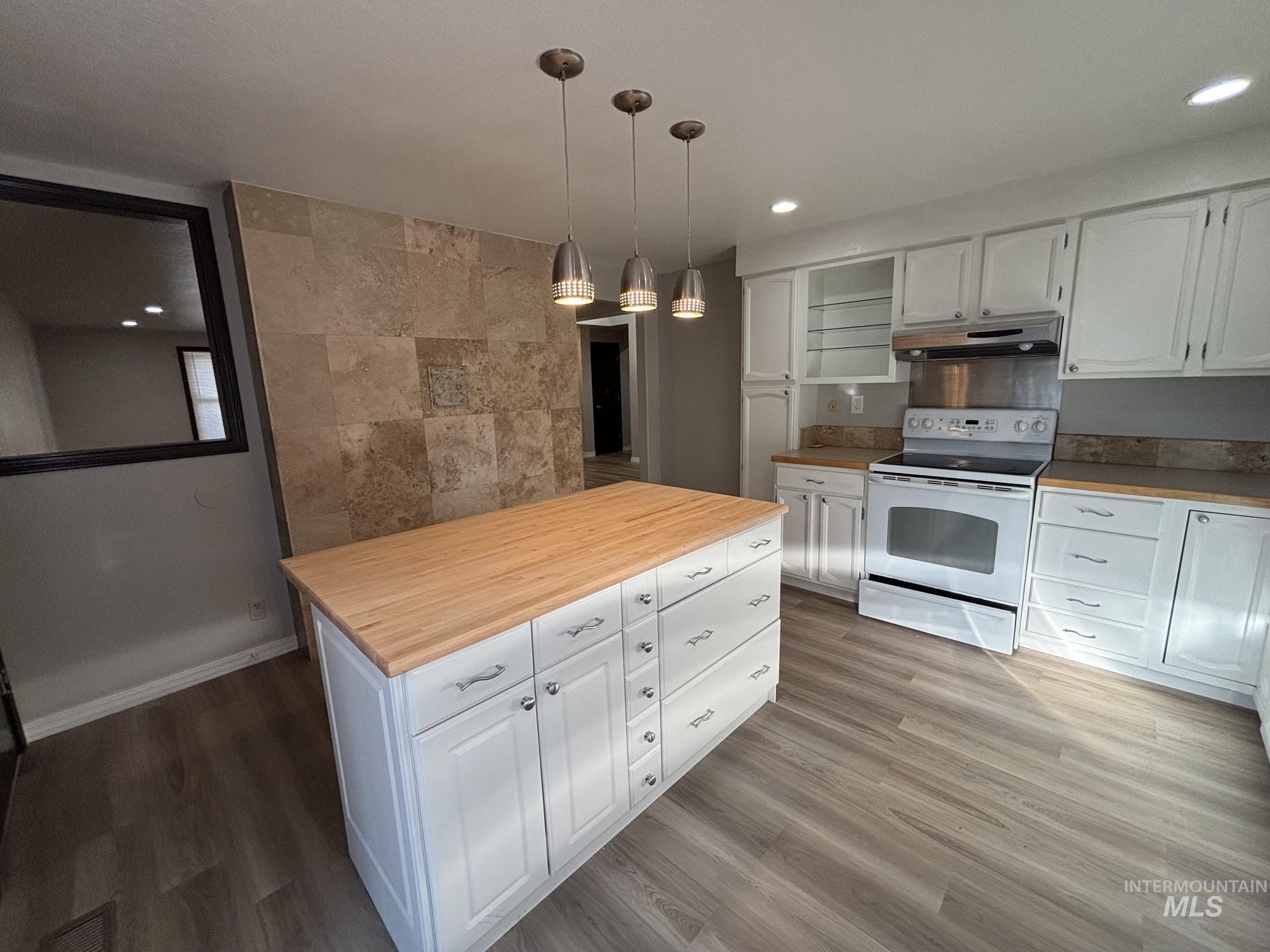 1876 W Malad Ln, Boise, Idaho 83705, 3 Bedrooms, 2 Bathrooms, Residential For Sale, Price $469,900,MLS 99001944