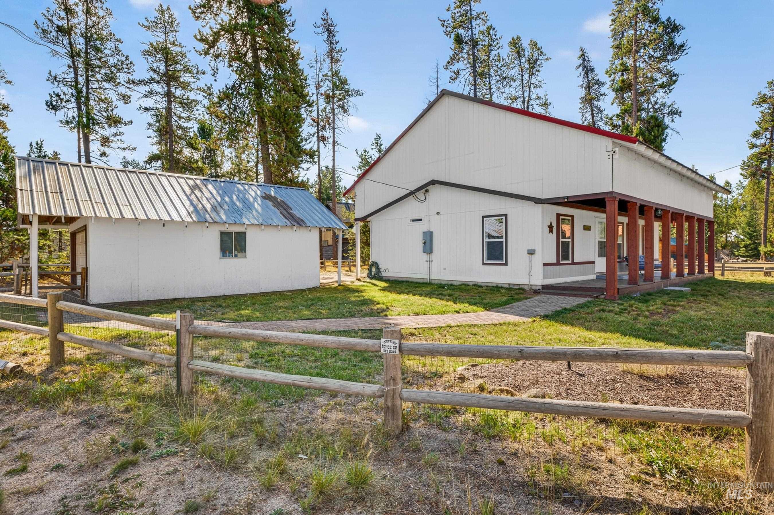 185 DeeDee, Donnelly, Idaho 83615, 2 Bedrooms, 2 Bathrooms, Residential For Sale, Price $399,000,MLS 99001945