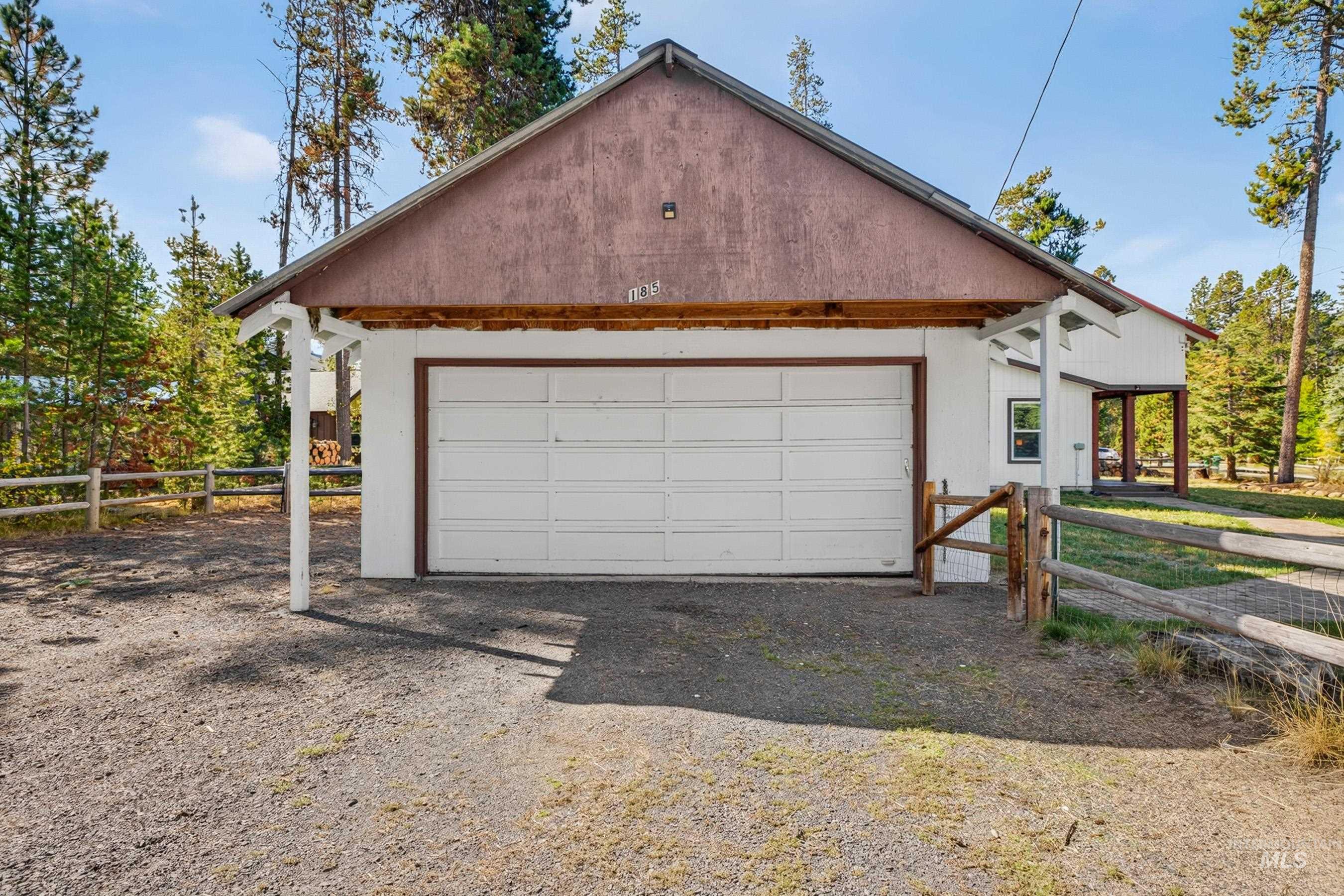 185 DeeDee, Donnelly, Idaho 83615, 2 Bedrooms, 2 Bathrooms, Residential For Sale, Price $399,000,MLS 99001945