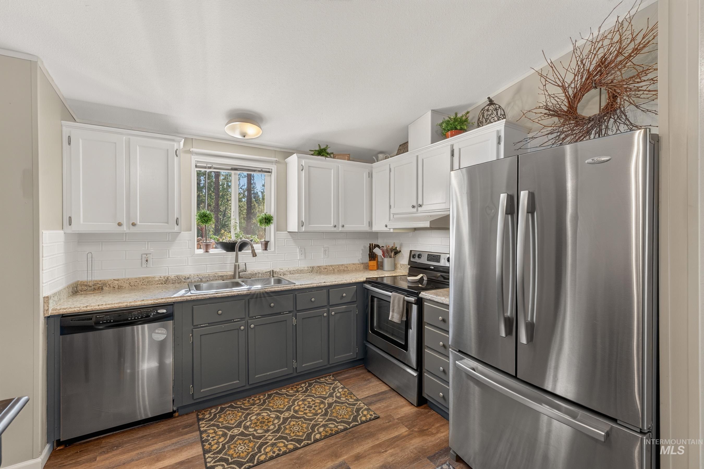 185 DeeDee, Donnelly, Idaho 83615, 2 Bedrooms, 2 Bathrooms, Residential For Sale, Price $399,000,MLS 99001945