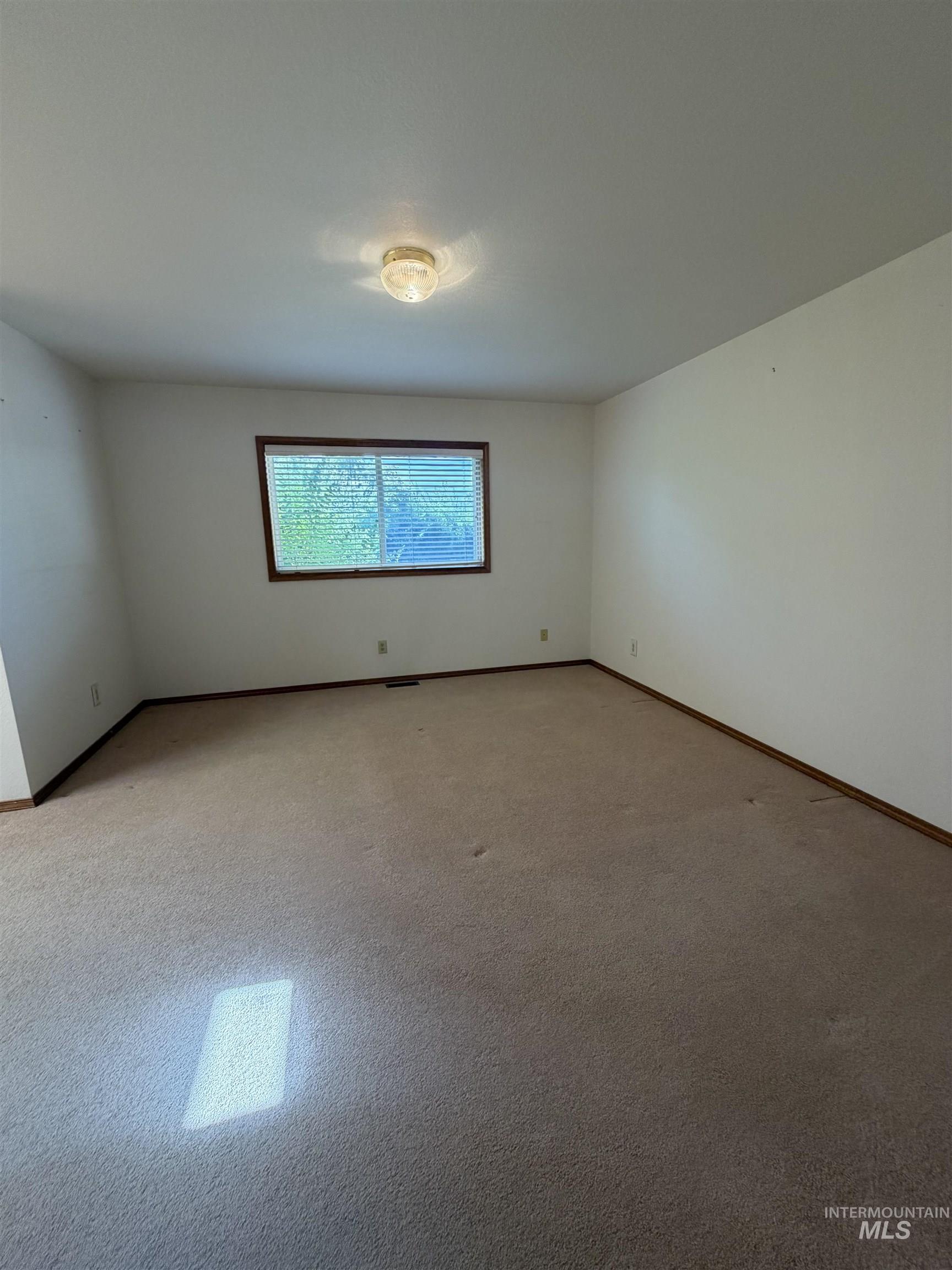 1865 Fairview St, Weiser, Idaho 83672, 3 Bedrooms, 2 Bathrooms, Residential For Sale, Price $470,000,MLS 99001958