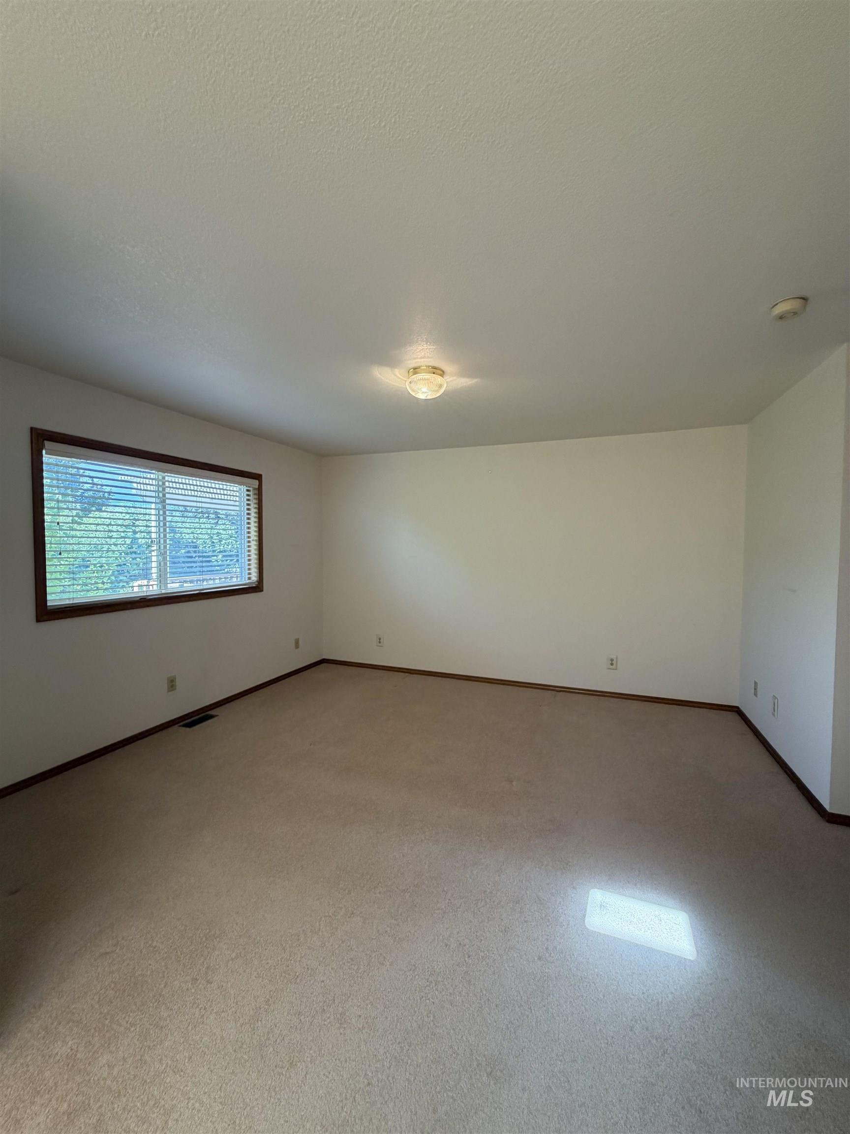 1865 Fairview St, Weiser, Idaho 83672, 3 Bedrooms, 2 Bathrooms, Residential For Sale, Price $470,000,MLS 99001958