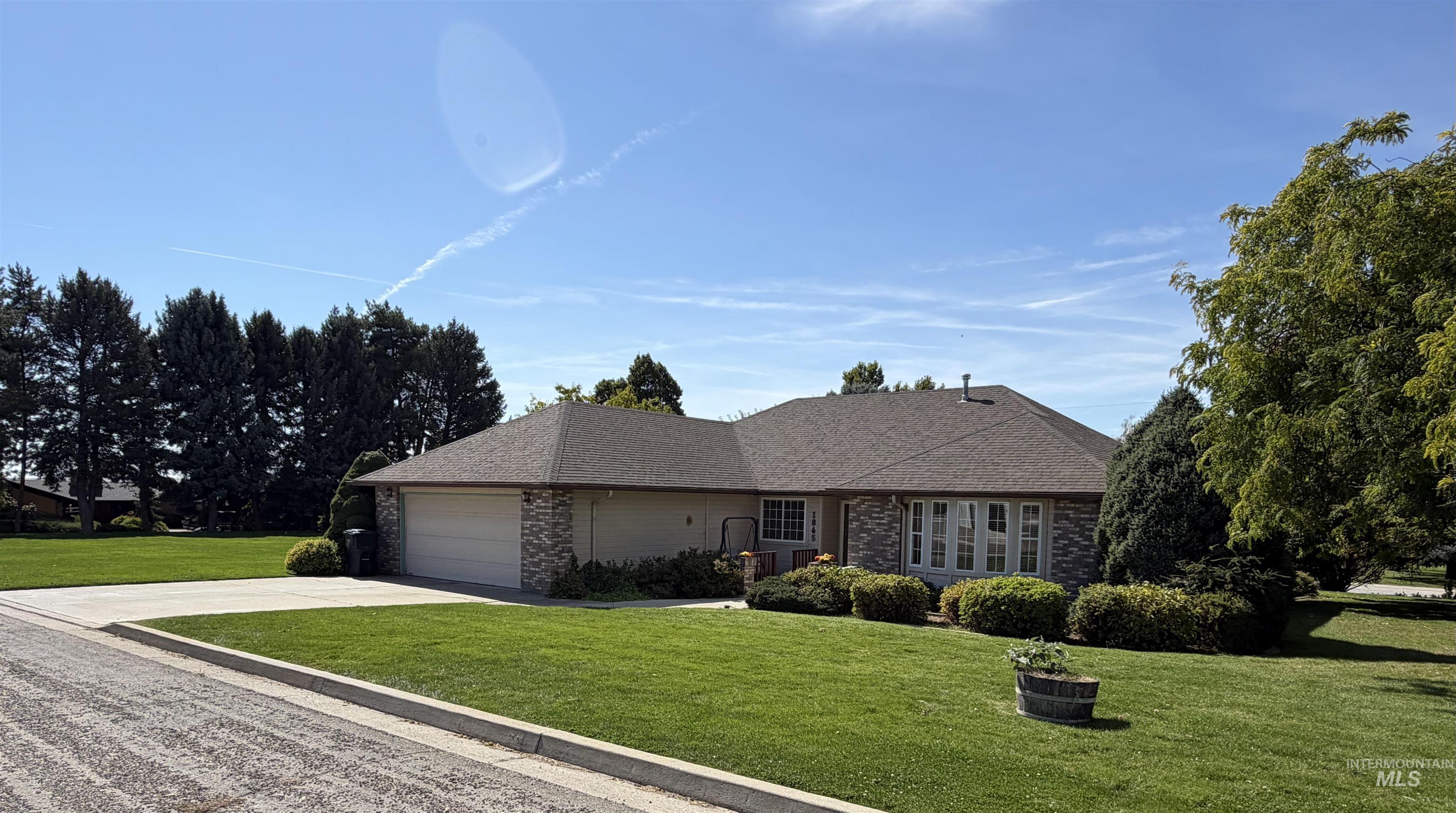 1865 Fairview St, Weiser, Idaho 83672, 3 Bedrooms, 2 Bathrooms, Residential For Sale, Price $470,000,MLS 99001958