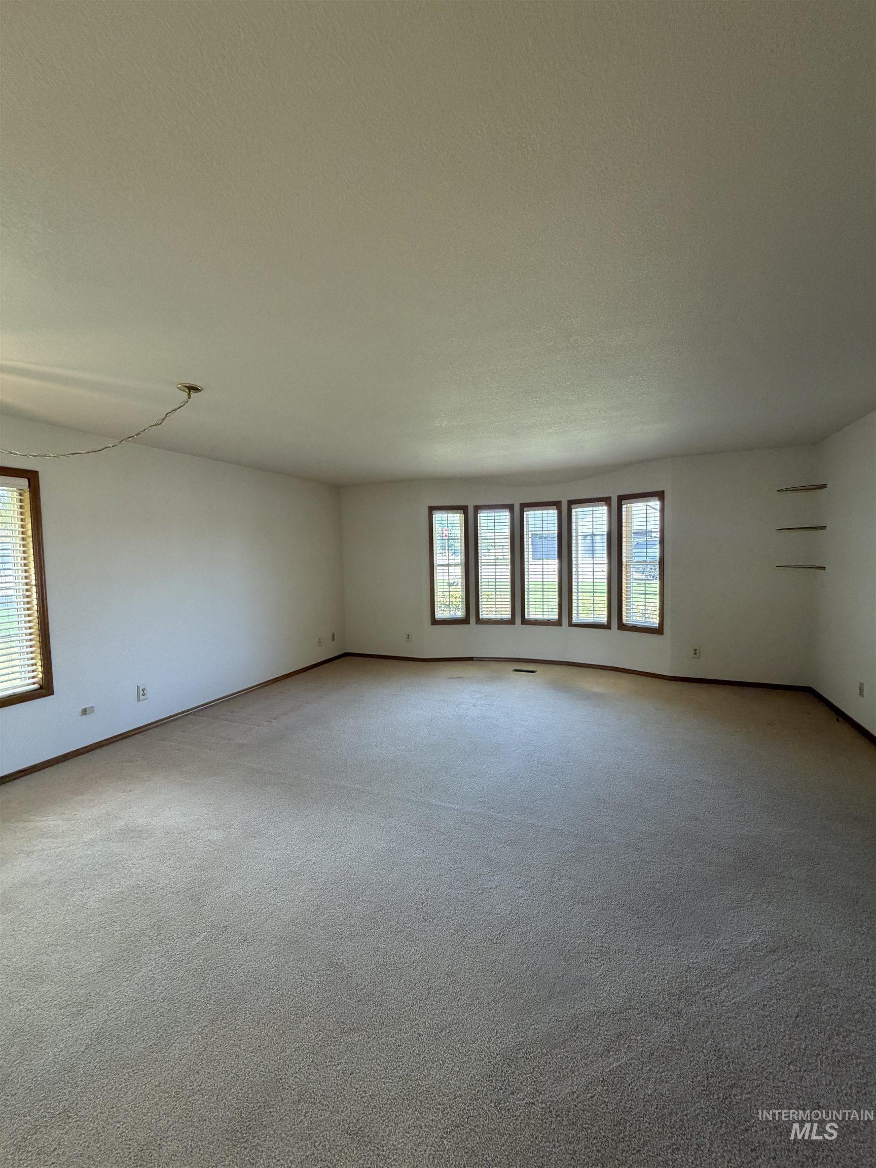 1865 Fairview St, Weiser, Idaho 83672, 3 Bedrooms, 2 Bathrooms, Residential For Sale, Price $470,000,MLS 99001958