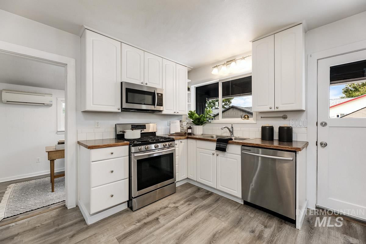 1216 W Dundee St, Boise, Idaho 83706, 3 Bedrooms, 1 Bathroom, Residential For Sale, Price $415,000,MLS 99001973