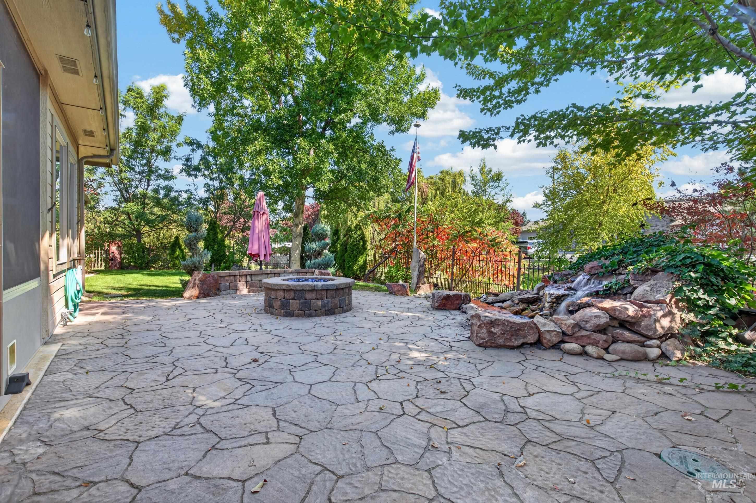 760 S Hydra, Star, Idaho 83669, 3 Bedrooms, 2.5 Bathrooms, Residential For Sale, Price $550,000,MLS 99001974