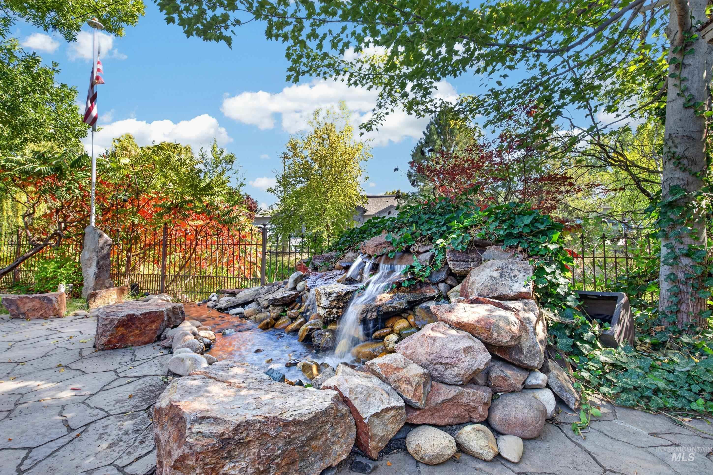 760 S Hydra, Star, Idaho 83669, 3 Bedrooms, 2.5 Bathrooms, Residential For Sale, Price $550,000,MLS 99001974