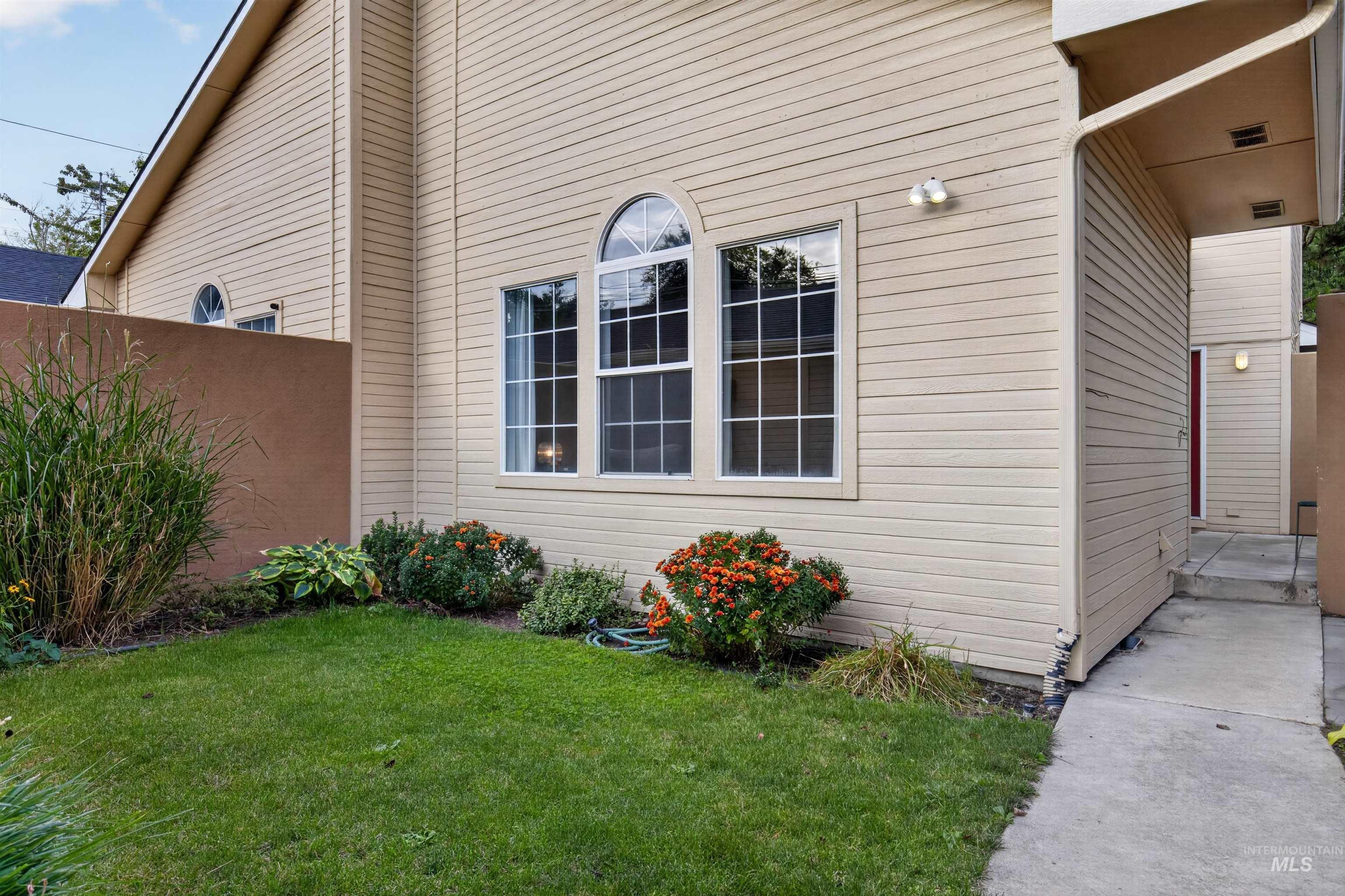 1862 S Leadville, Boise, Idaho 83706, 2 Bedrooms, 2 Bathrooms, Residential For Sale, Price $450,000,MLS 99001991