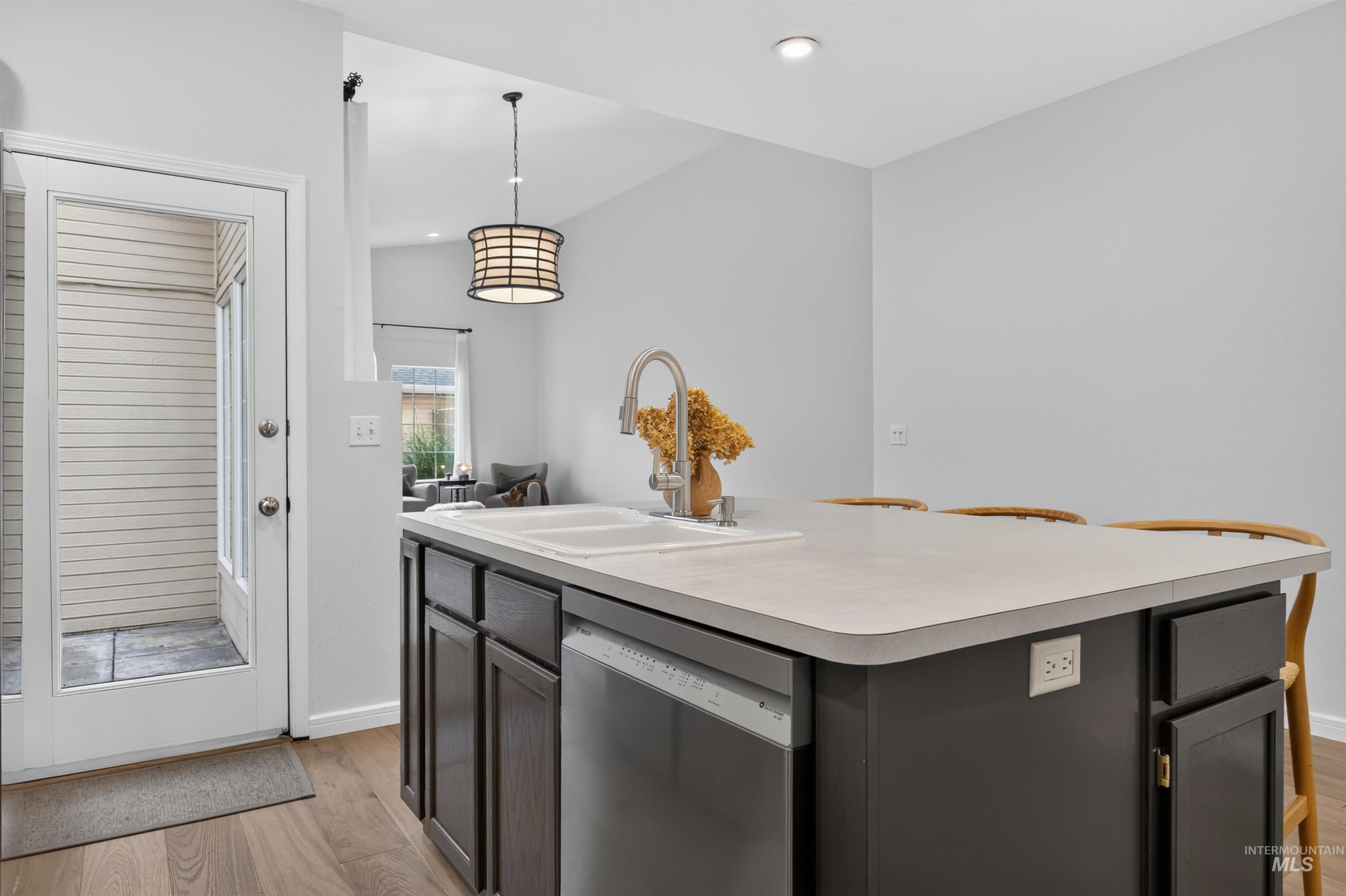 1862 S Leadville, Boise, Idaho 83706, 2 Bedrooms, 2 Bathrooms, Residential For Sale, Price $450,000,MLS 99001991