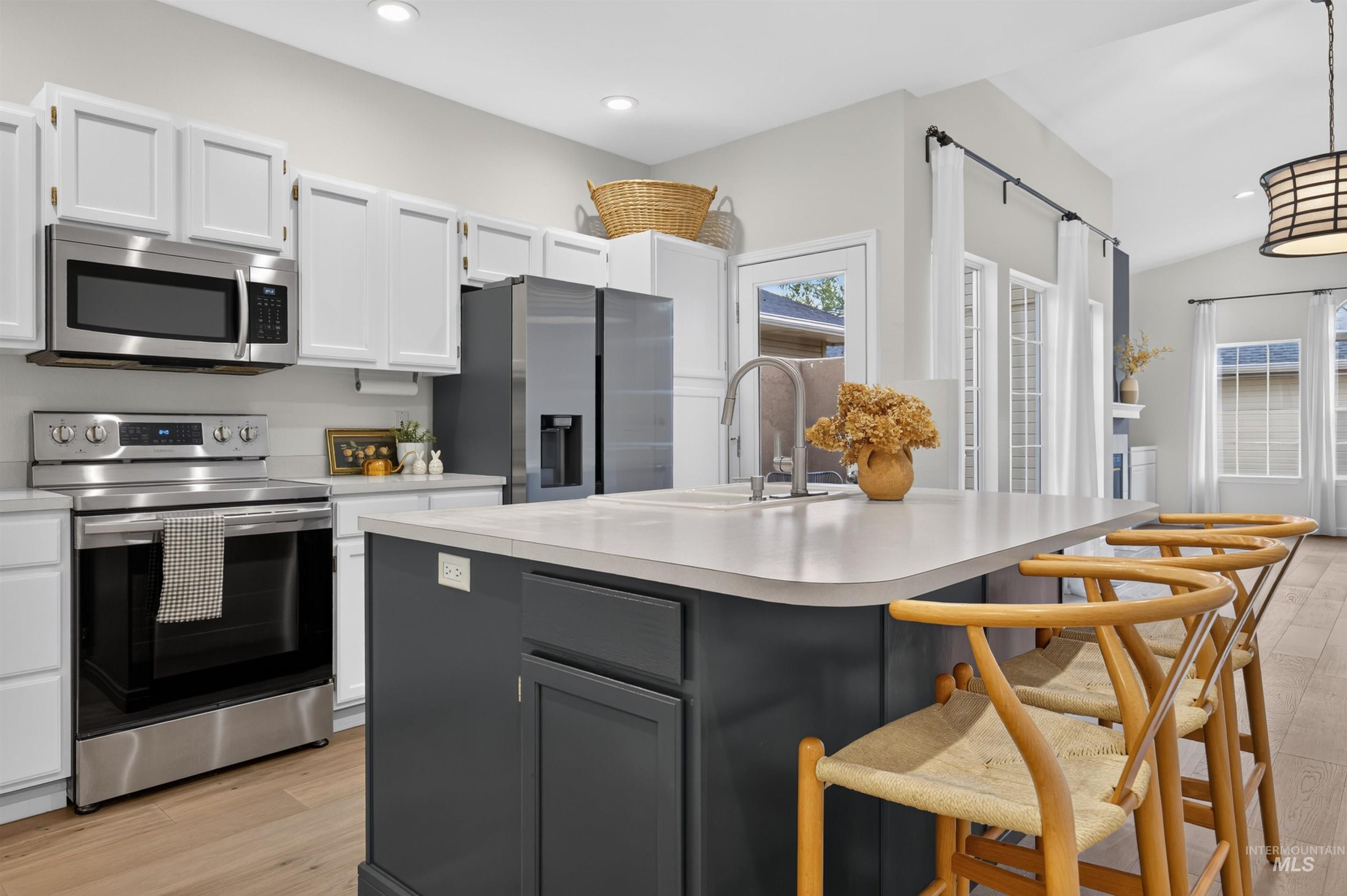 1862 S Leadville, Boise, Idaho 83706, 2 Bedrooms, 2 Bathrooms, Residential For Sale, Price $450,000,MLS 99001991