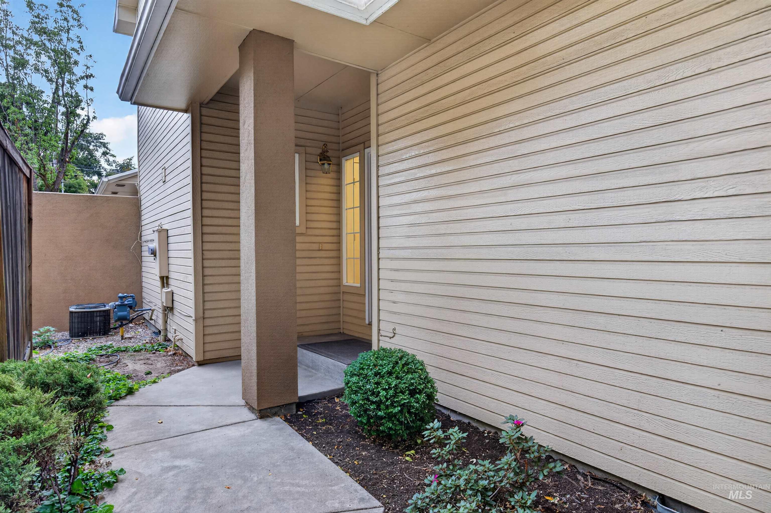 1862 S Leadville, Boise, Idaho 83706, 2 Bedrooms, 2 Bathrooms, Residential For Sale, Price $450,000,MLS 99001991