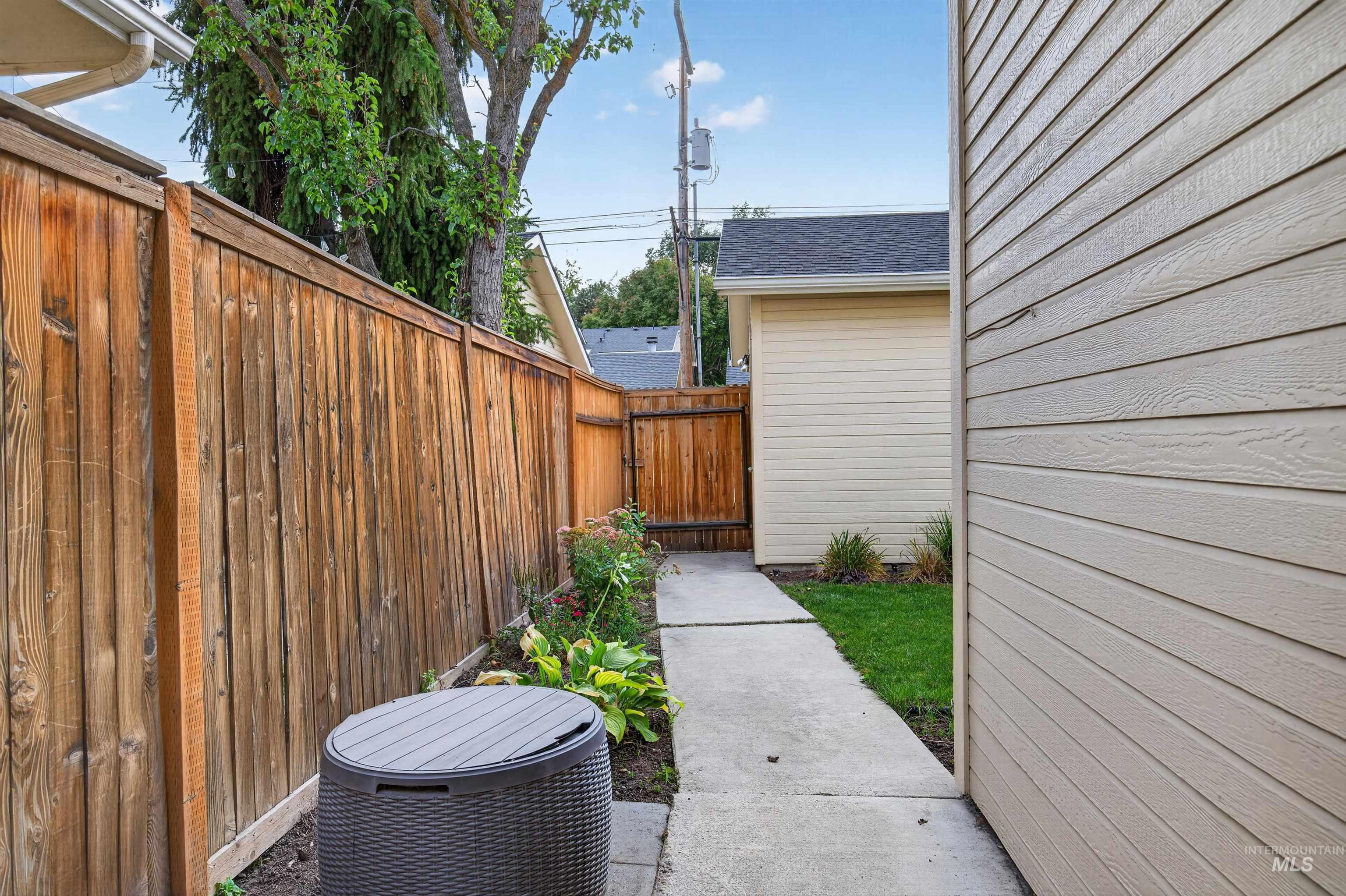 1862 S Leadville, Boise, Idaho 83706, 2 Bedrooms, 2 Bathrooms, Residential For Sale, Price $450,000,MLS 99001991