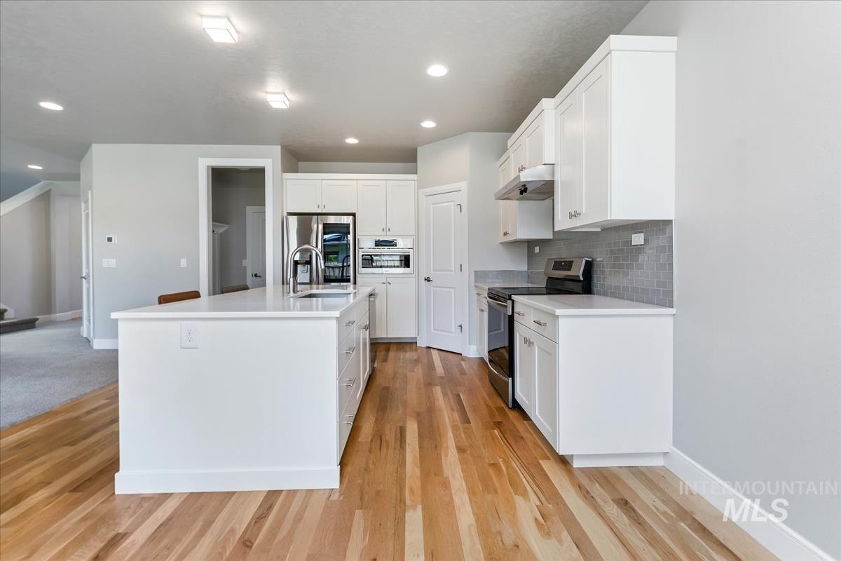 3332 W Ladle Rapids Ct., Meridian, Idaho 83646, 4 Bedrooms, 2.5 Bathrooms, Residential For Sale, Price $549,900,MLS 99001996
