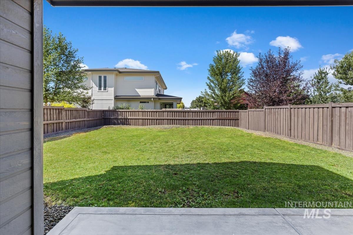 3332 W Ladle Rapids Ct., Meridian, Idaho 83646, 4 Bedrooms, 2.5 Bathrooms, Residential For Sale, Price $549,900,MLS 99001996