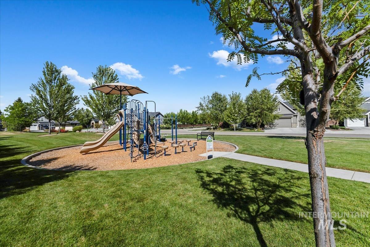 3332 W Ladle Rapids Ct., Meridian, Idaho 83646, 4 Bedrooms, 2.5 Bathrooms, Residential For Sale, Price $549,900,MLS 99001996