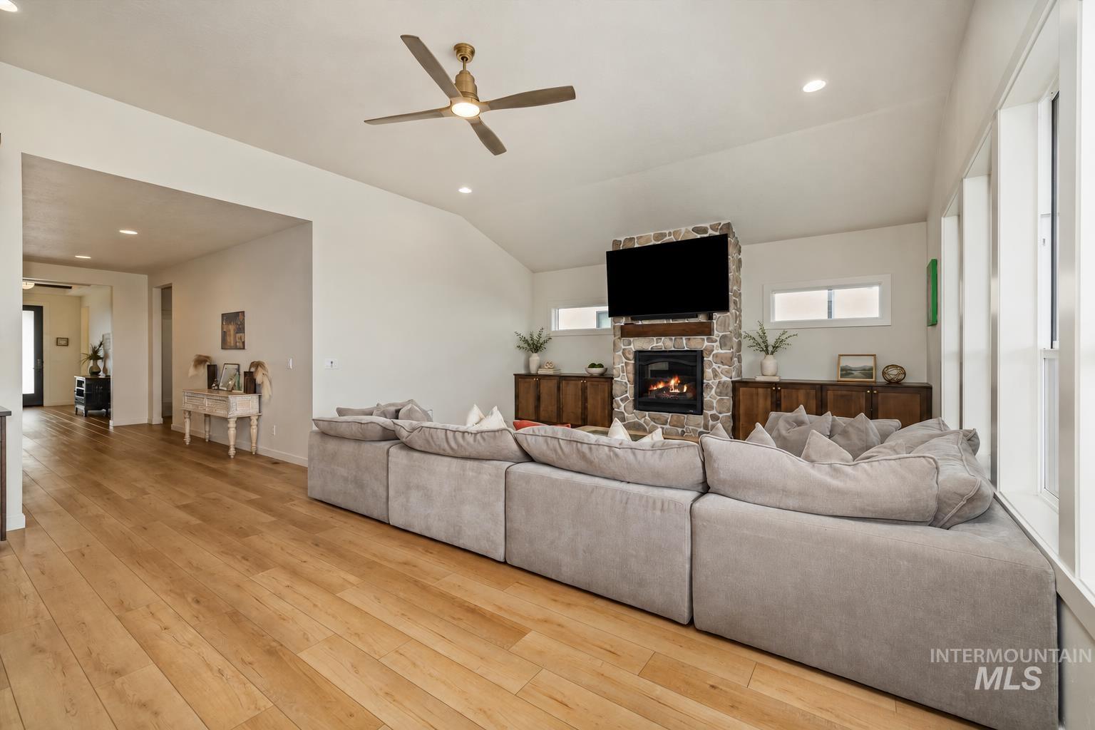 3276 N Fire Flower Ave, Star, Idaho 83669, 4 Bedrooms, 2.5 Bathrooms, Residential For Sale, Price $800,000,MLS 99002001