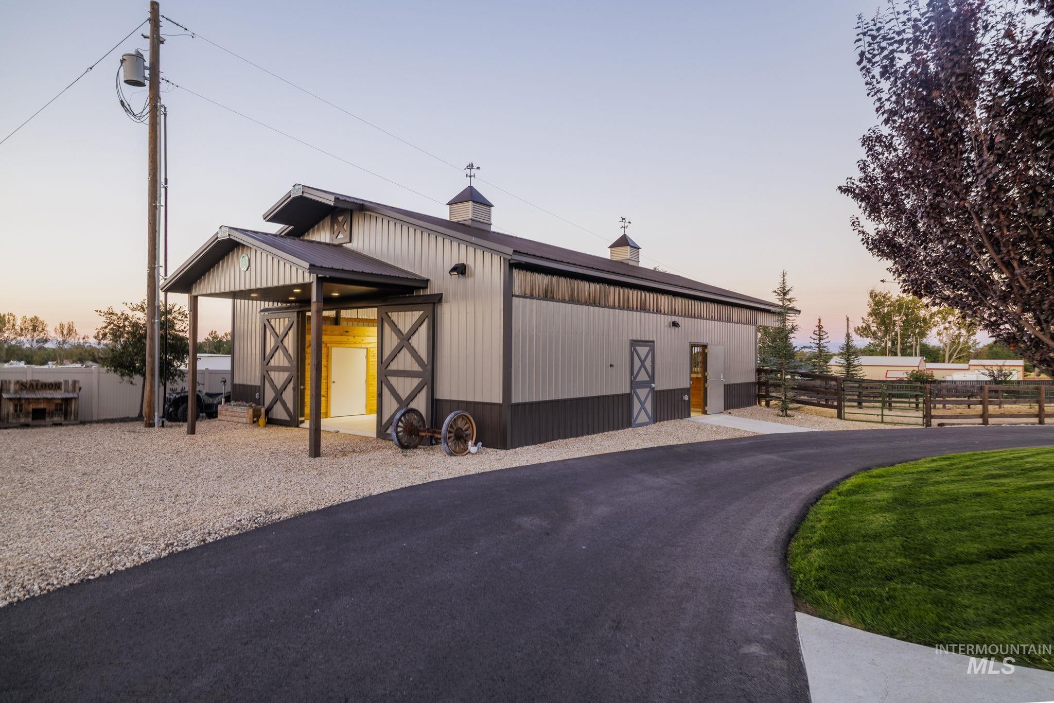 1385 S Ash Ave, Kuna, Idaho 83634, 5 Bedrooms, 4 Bathrooms, Farm & Ranch For Sale, Price $1,875,000,MLS 99002002