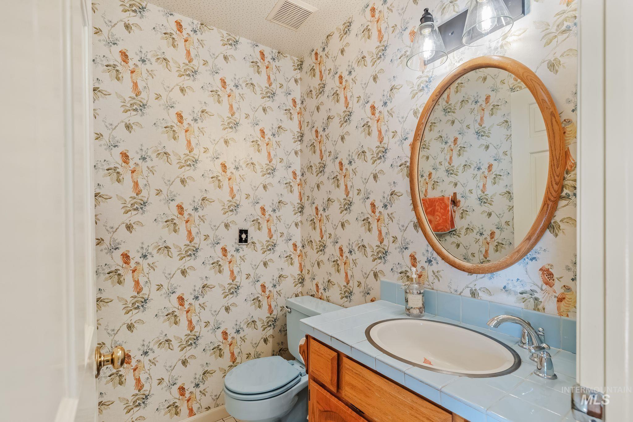 531 Silcott Road, Clarkston, Washington 99403, 3 Bedrooms, 2.5 Bathrooms, Residential For Sale, Price $975,000,MLS 99002004