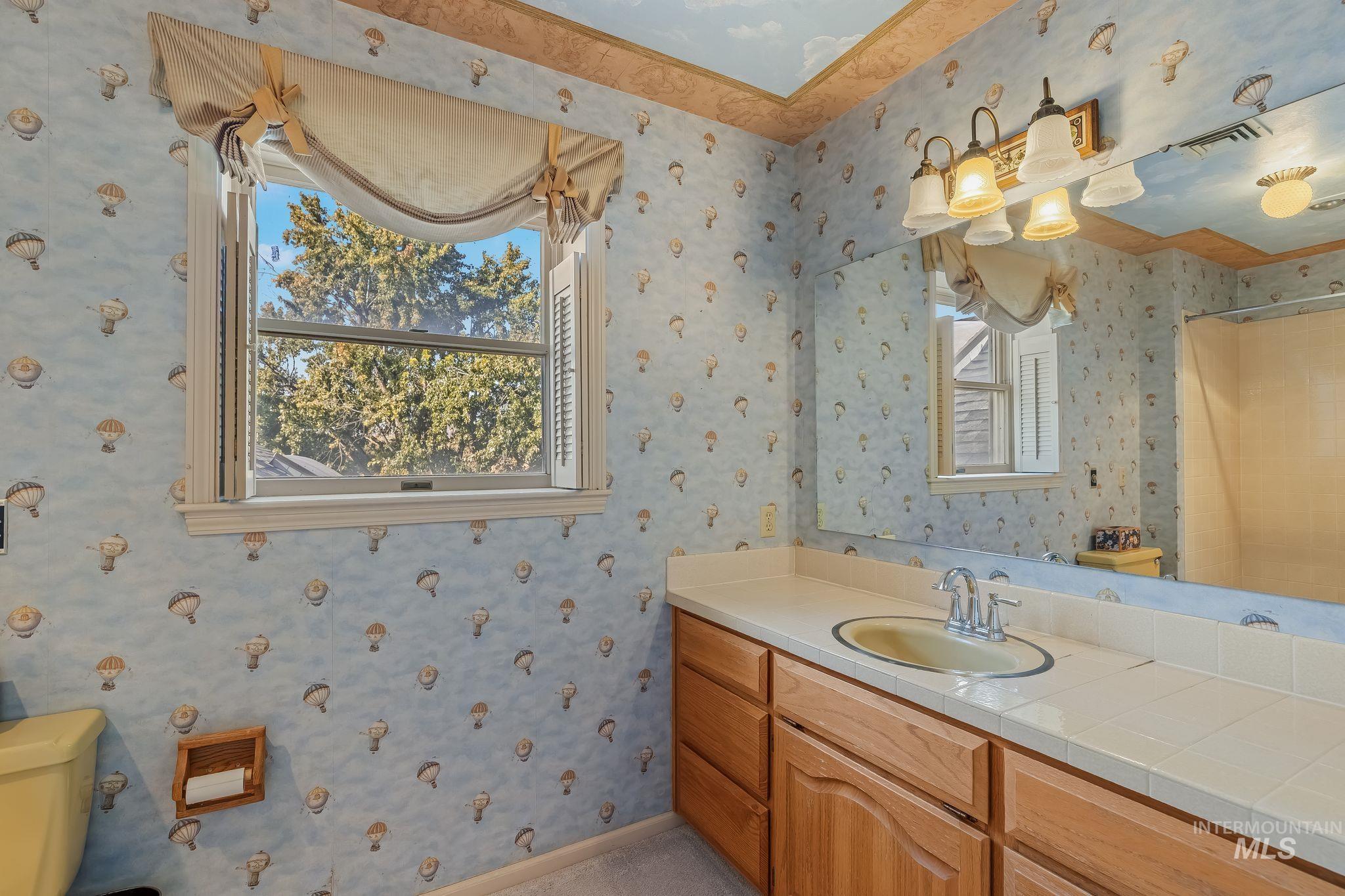 531 Silcott Road, Clarkston, Washington 99403, 3 Bedrooms, 2.5 Bathrooms, Residential For Sale, Price $975,000,MLS 99002004