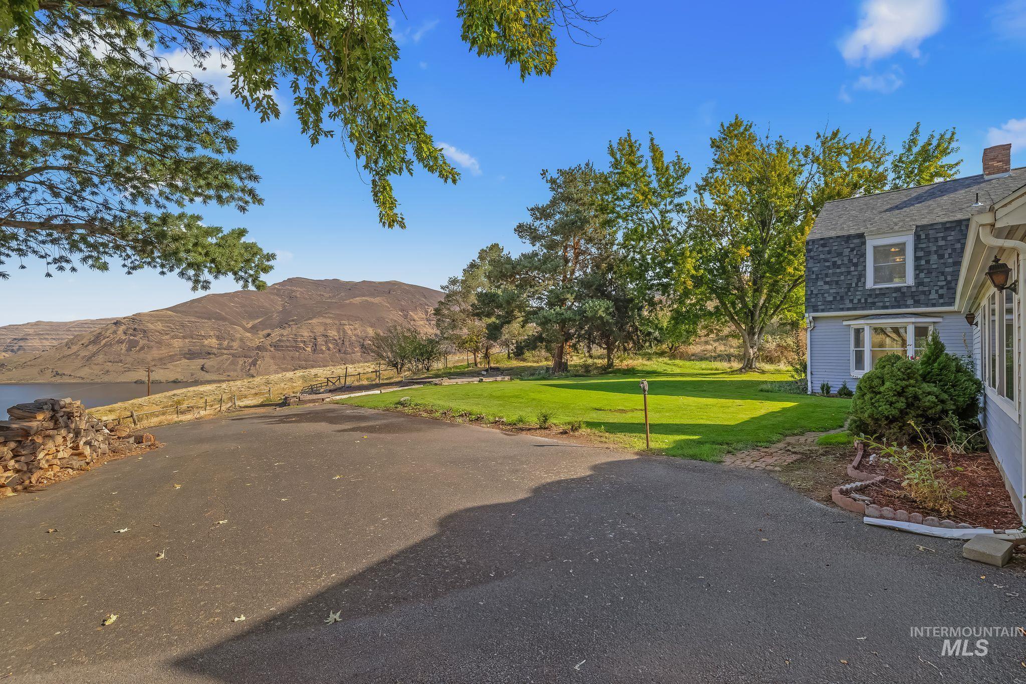 531 Silcott Road, Clarkston, Washington 99403, 3 Bedrooms, 2.5 Bathrooms, Residential For Sale, Price $975,000,MLS 99002004