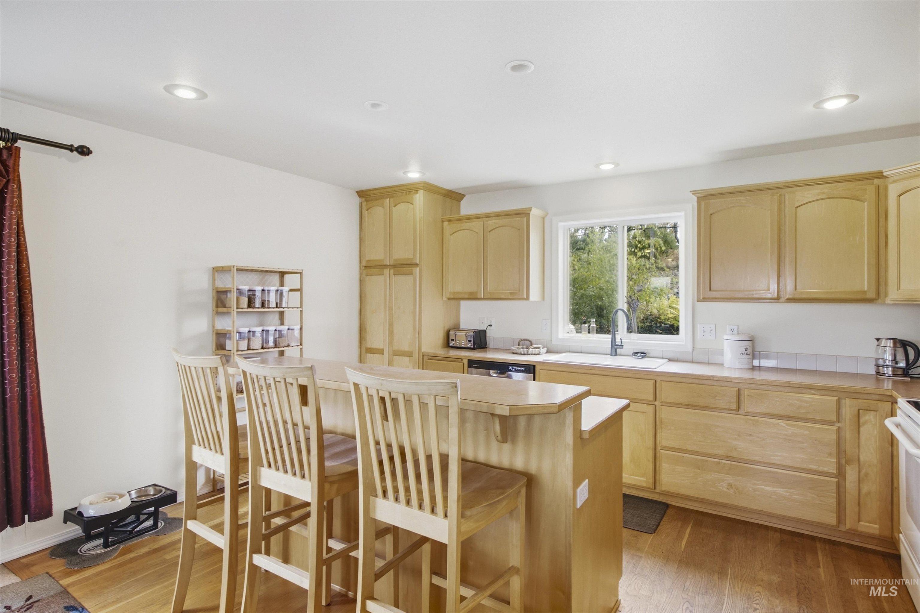 2265 E Sixth Street, Moscow, Idaho 83843, 3 Bedrooms, 2.5 Bathrooms, Residential For Sale, Price $619,000,MLS 99002010