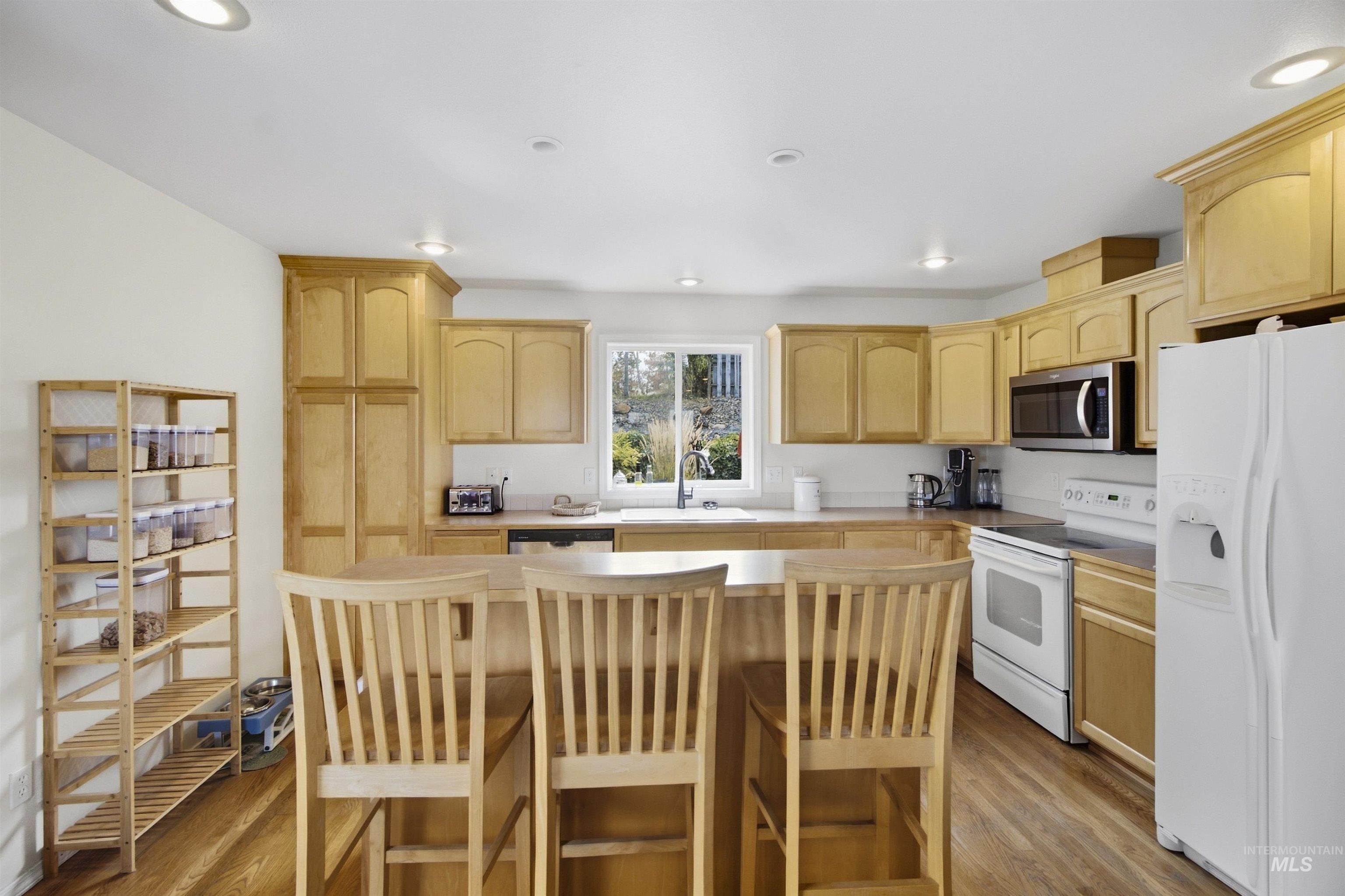 2265 E Sixth Street, Moscow, Idaho 83843, 3 Bedrooms, 2.5 Bathrooms, Residential For Sale, Price $619,000,MLS 99002010
