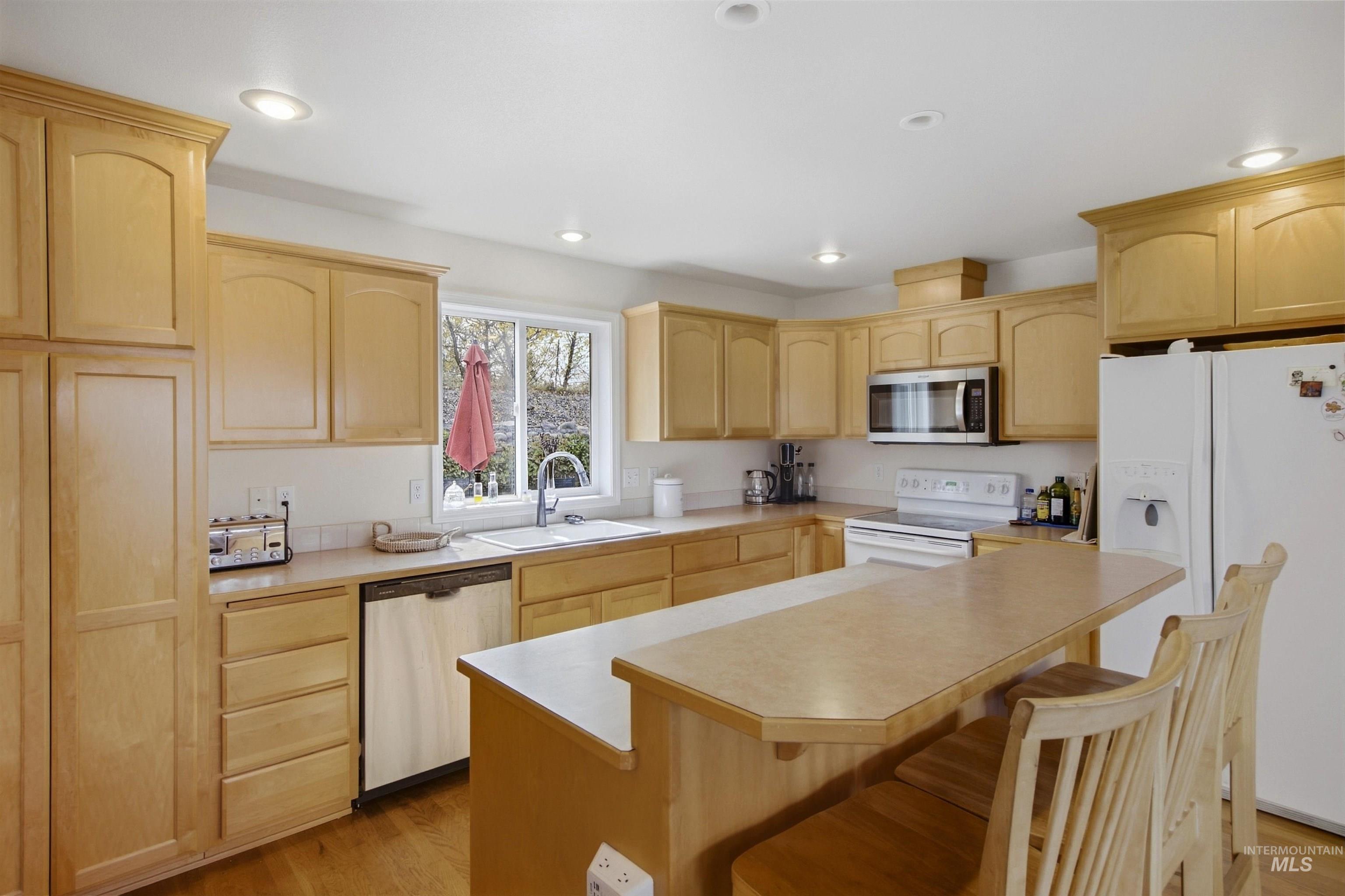 2265 E Sixth Street, Moscow, Idaho 83843, 3 Bedrooms, 2.5 Bathrooms, Residential For Sale, Price $619,000,MLS 99002010