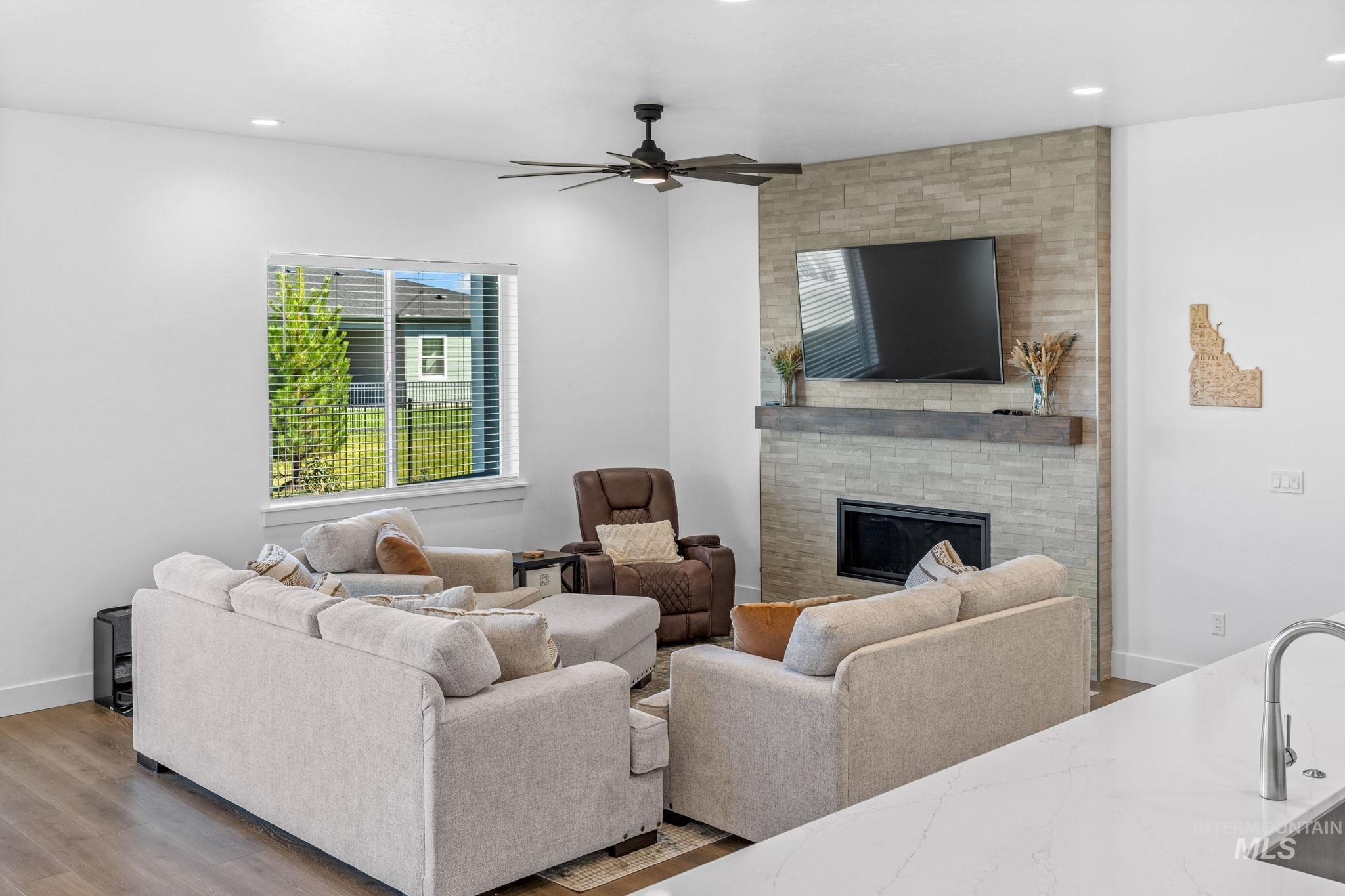 2194 N Mountain Vista Ave, Star, Idaho 83669, 3 Bedrooms, 2.5 Bathrooms, Residential For Sale, Price $764,900,MLS 99002011