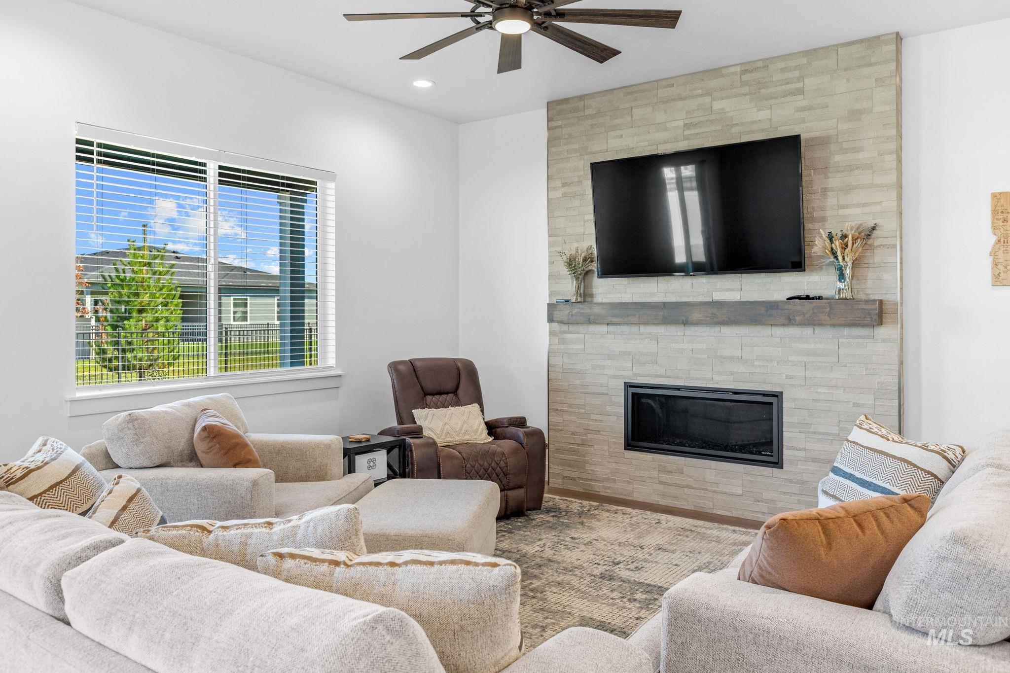 2194 N Mountain Vista Ave, Star, Idaho 83669, 3 Bedrooms, 2.5 Bathrooms, Residential For Sale, Price $764,900,MLS 99002011
