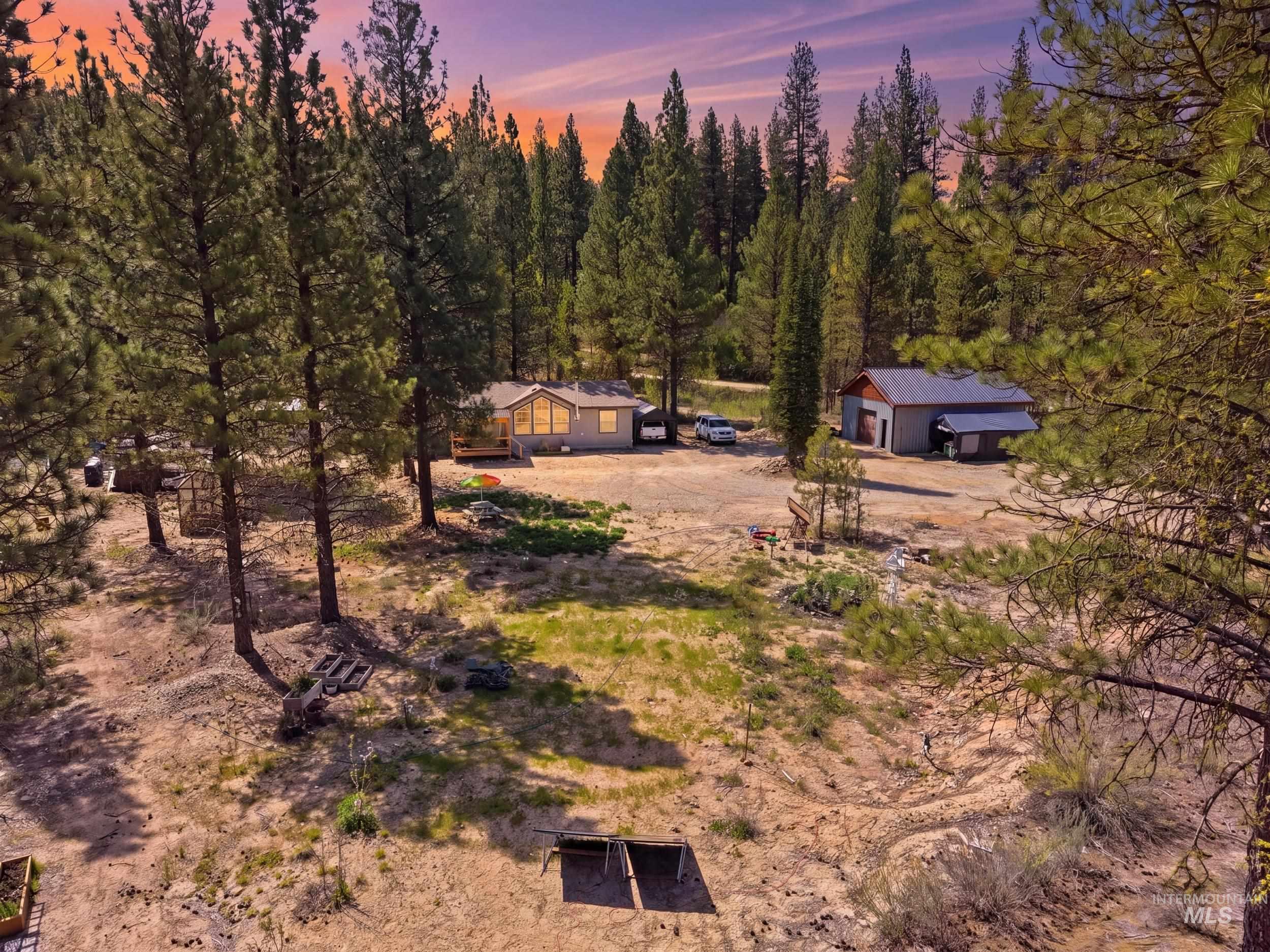 17 Mountain Meadow Rd, Idaho City, Idaho 83631, 3 Bedrooms, 2 Bathrooms, Residential For Sale, Price $499,900,MLS 99002012