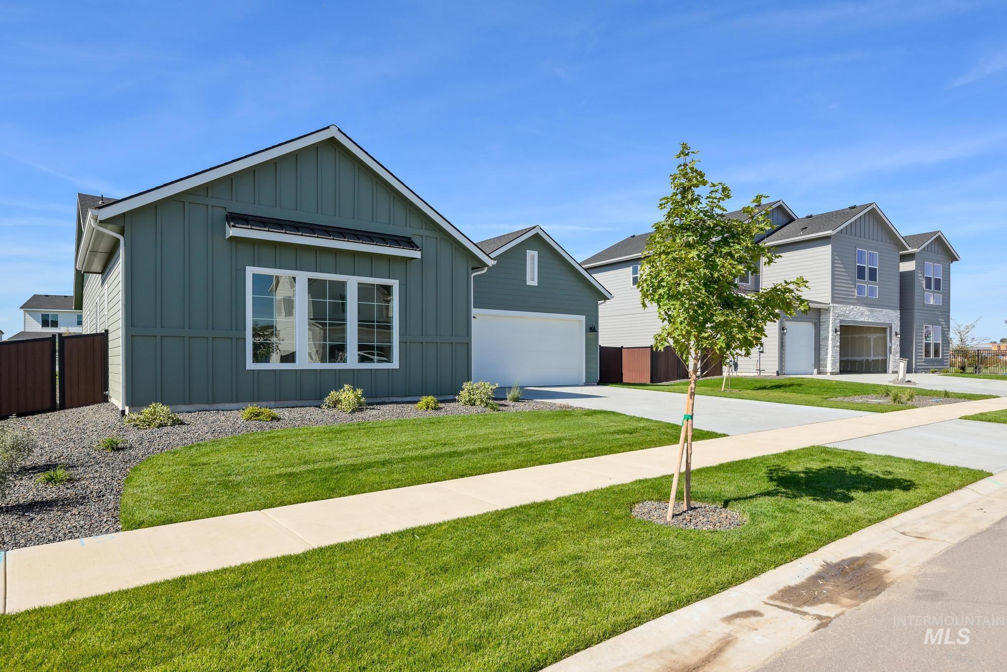 2657 N Silverbell Way, Eagle, Idaho 83616, 3 Bedrooms, 2 Bathrooms, Residential For Sale, Price $729,000,MLS 99002024