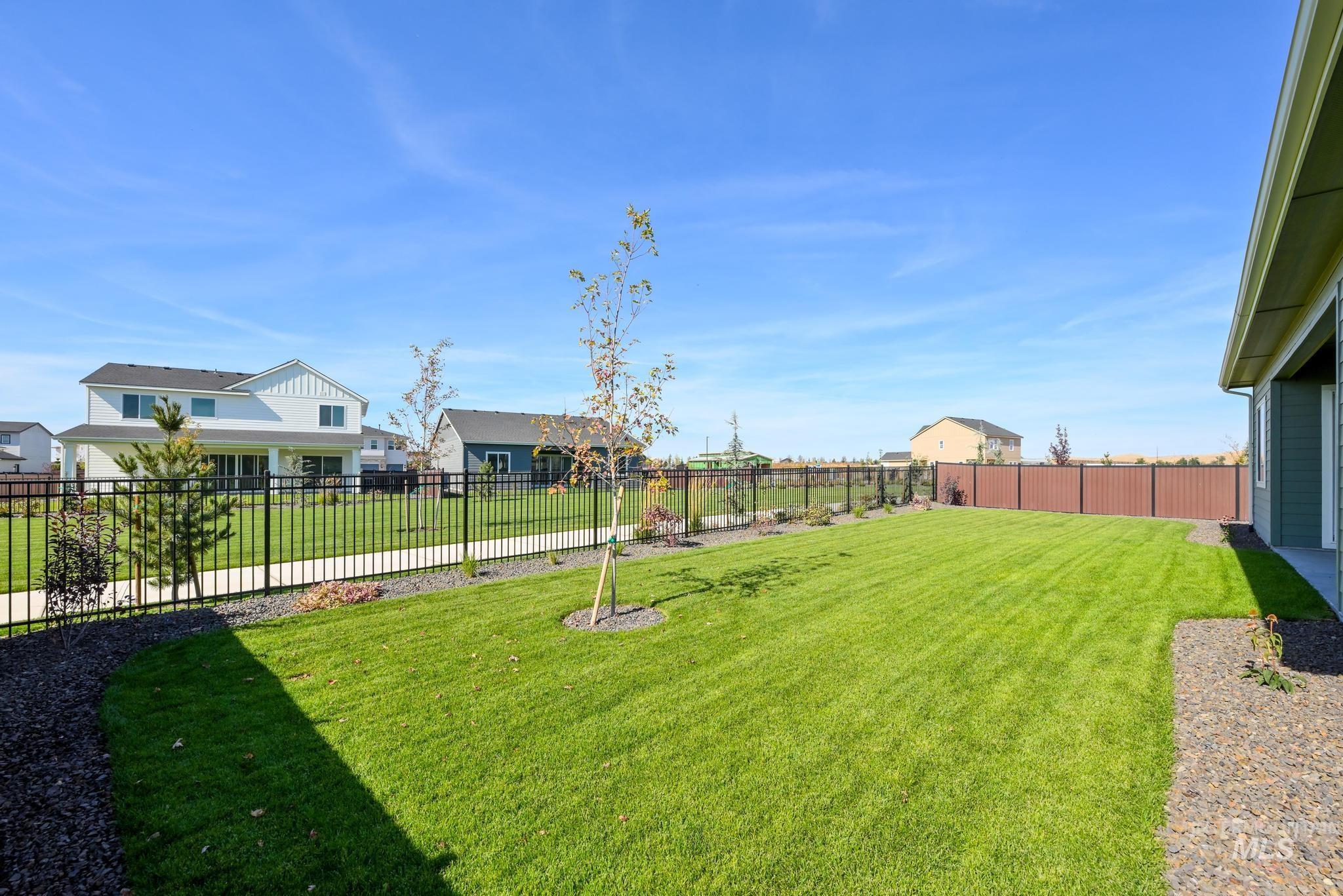 2657 N Silverbell Way, Eagle, Idaho 83616, 3 Bedrooms, 2 Bathrooms, Residential For Sale, Price $729,000,MLS 99002024