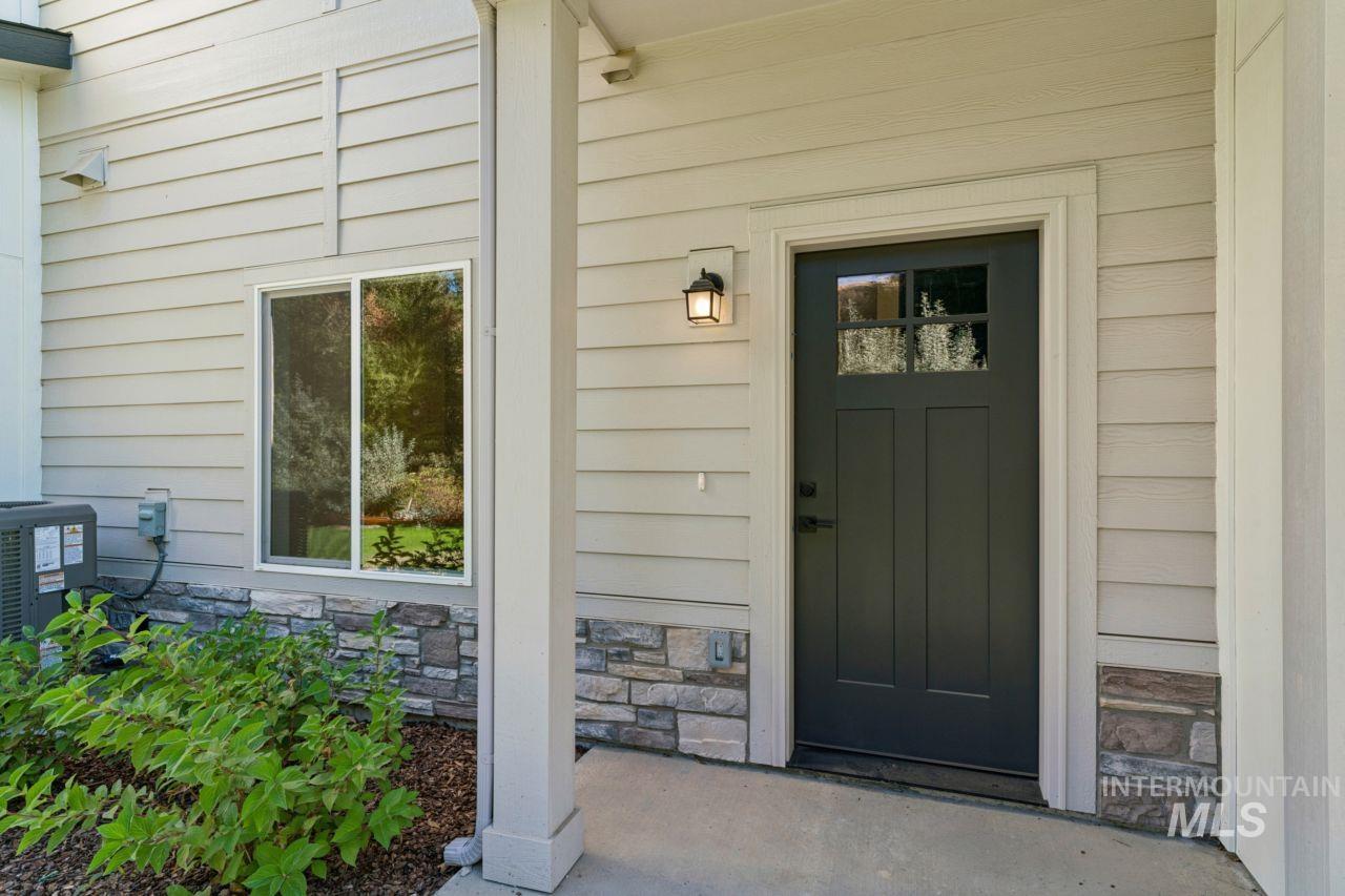 8287 W Latte Ln, Garden City, Idaho 83714, 3 Bedrooms, 2.5 Bathrooms, Residential For Sale, Price $447,775,MLS 99002028