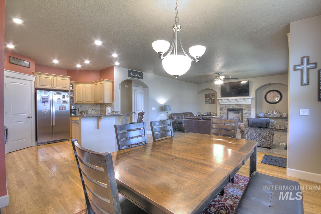 458 W Valentino St, Meridian, Idaho 83646, 3 Bedrooms, 2.5 Bathrooms, Residential For Sale, Price $630,900, 99002030