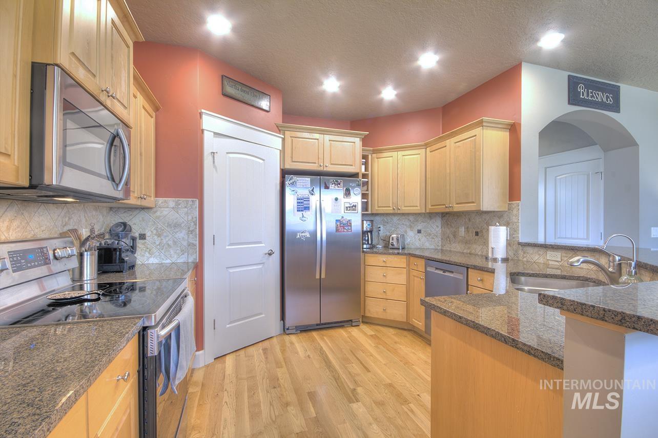 458 W Valentino St, Meridian, Idaho 83646, 3 Bedrooms, 2.5 Bathrooms, Residential For Sale, Price $630,900, 99002030