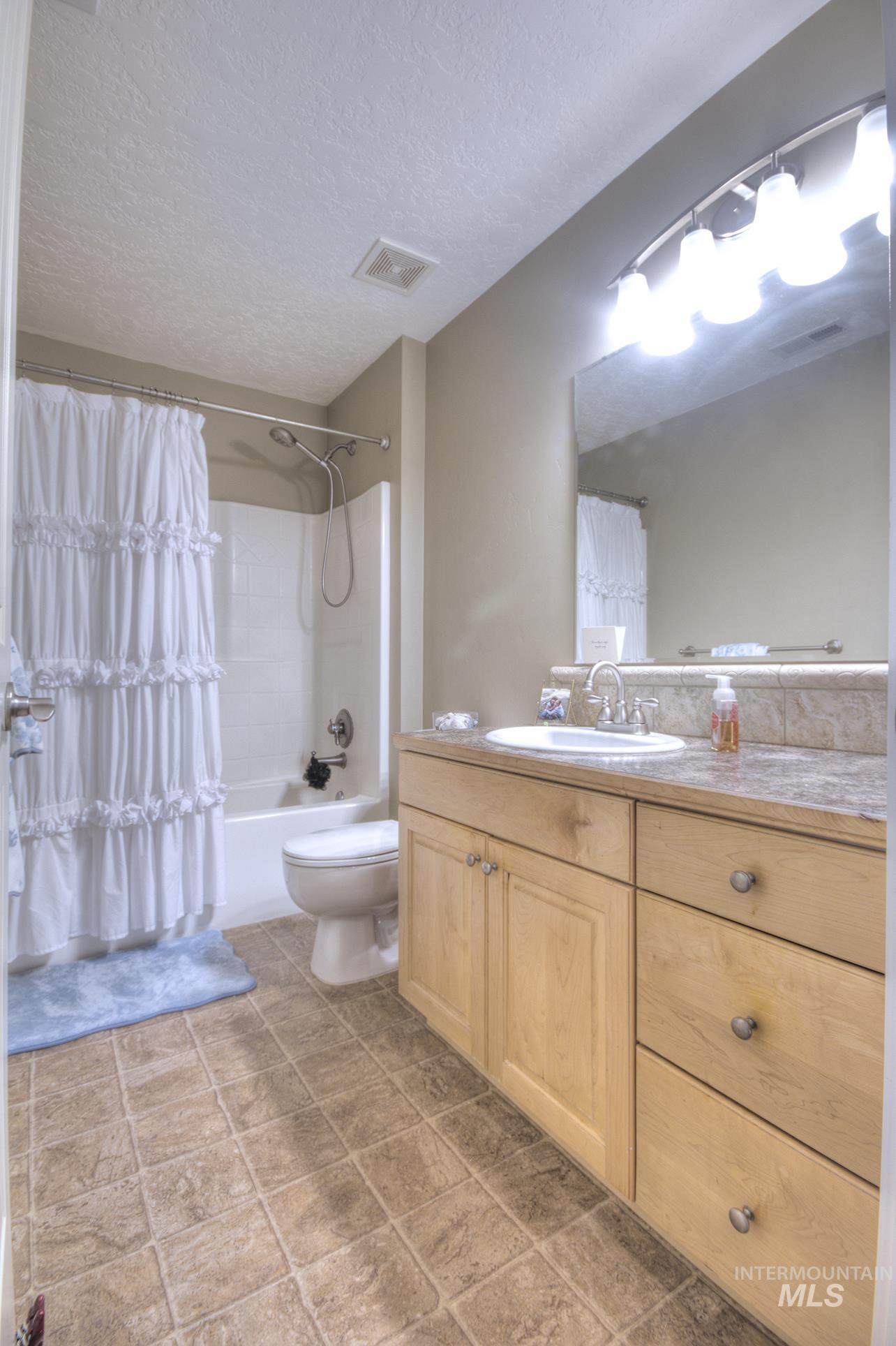 458 W Valentino St, Meridian, Idaho 83646, 3 Bedrooms, 2.5 Bathrooms, Residential For Sale, Price $630,900, 99002030