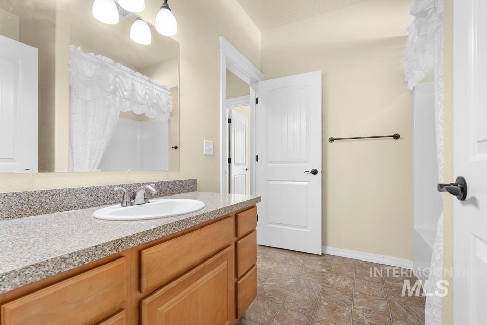 2580 NE 16th, Payette, Idaho 83661, 3 Bedrooms, 2 Bathrooms, Residential For Sale, Price $398,000, 99002031