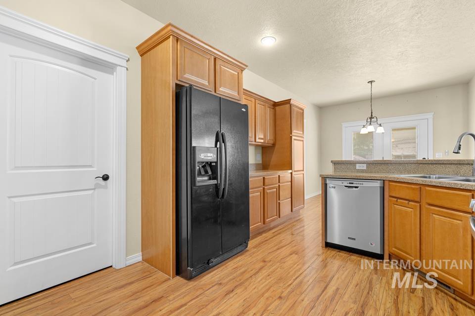 2580 NE 16th, Payette, Idaho 83661, 3 Bedrooms, 2 Bathrooms, Residential For Sale, Price $398,000, 99002031