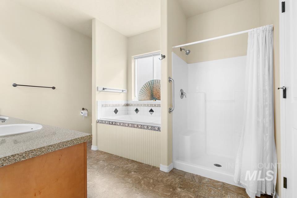 2580 NE 16th, Payette, Idaho 83661, 3 Bedrooms, 2 Bathrooms, Residential For Sale, Price $398,000, 99002031