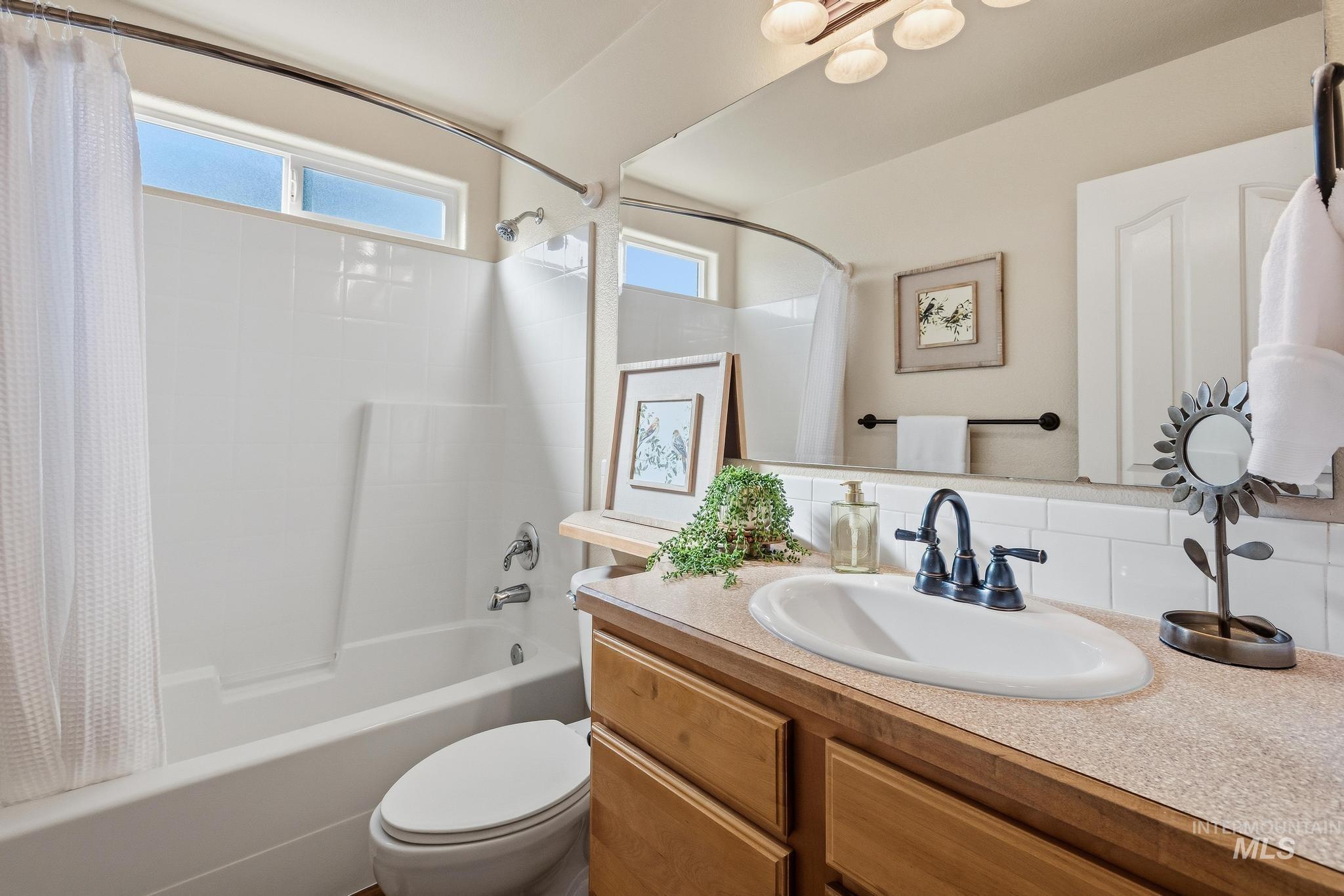 11060 W Box Canyon St, Star, Idaho 83669, 3 Bedrooms, 2 Bathrooms, Residential For Sale, Price $524,900, 99002032