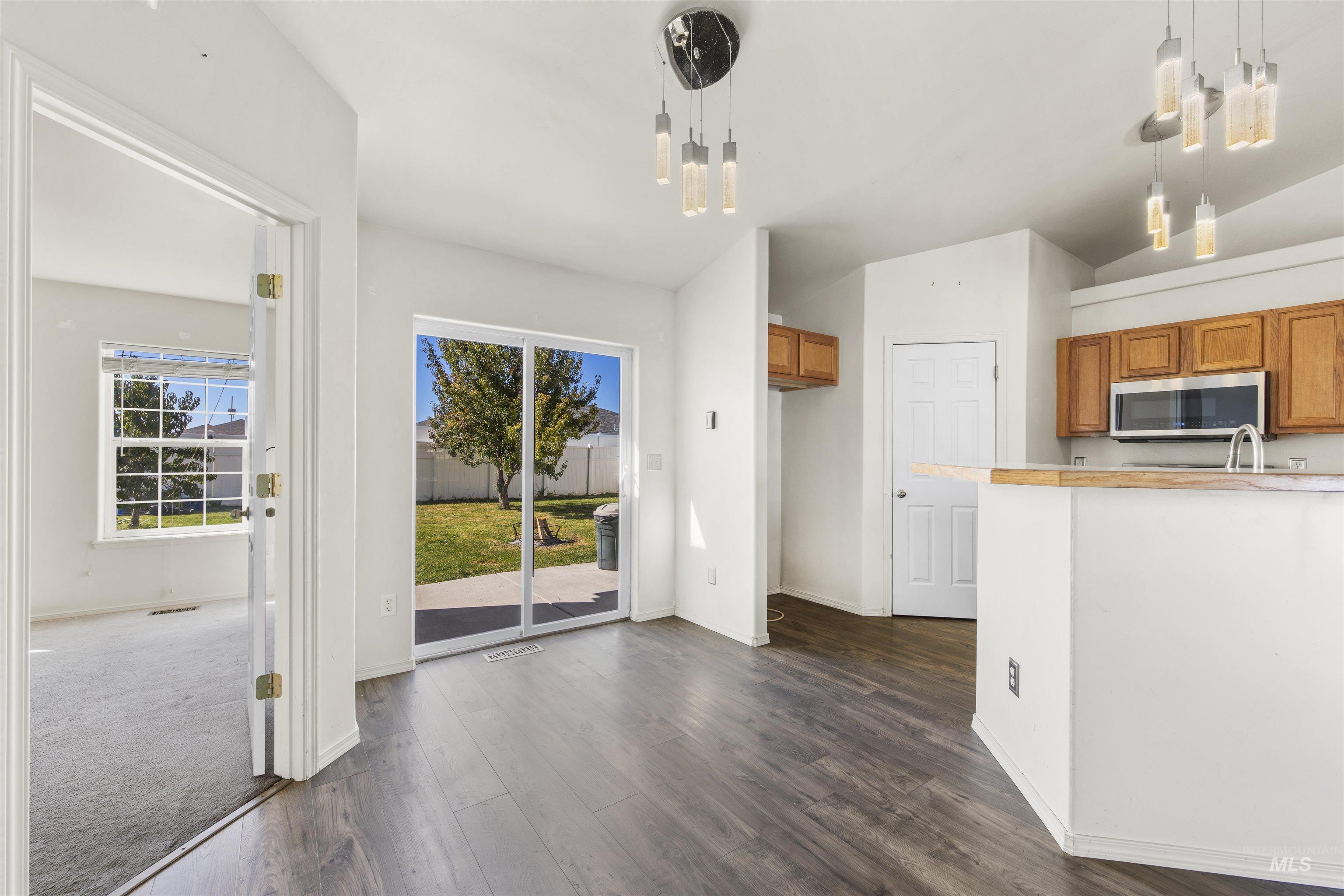 1414 Valencia Street, Twin Falls, Idaho 83301, 3 Bedrooms, 2 Bathrooms, Residential For Sale, Price $329,900,MLS 99002033