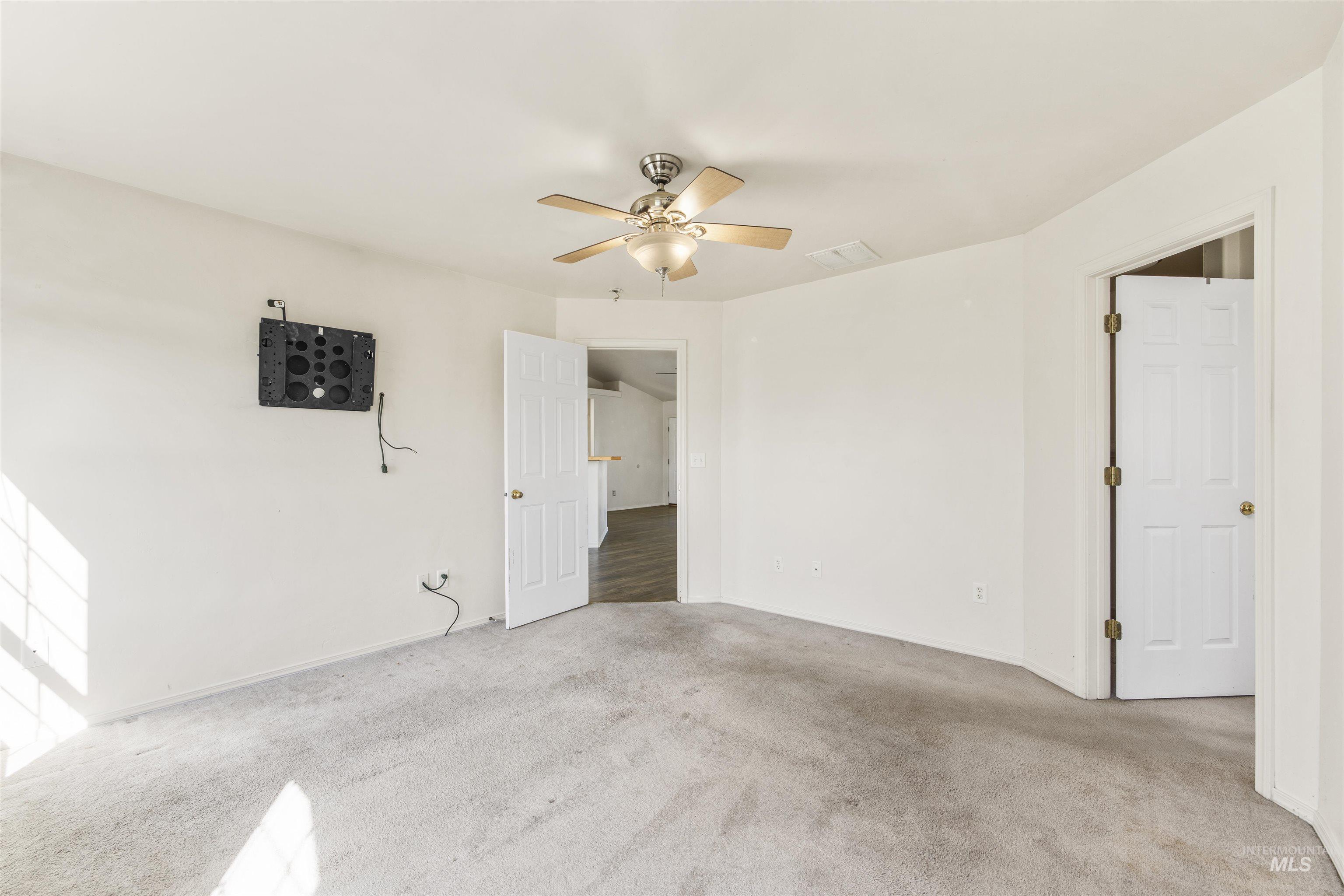 1414 Valencia Street, Twin Falls, Idaho 83301, 3 Bedrooms, 2 Bathrooms, Residential For Sale, Price $329,900,MLS 99002033