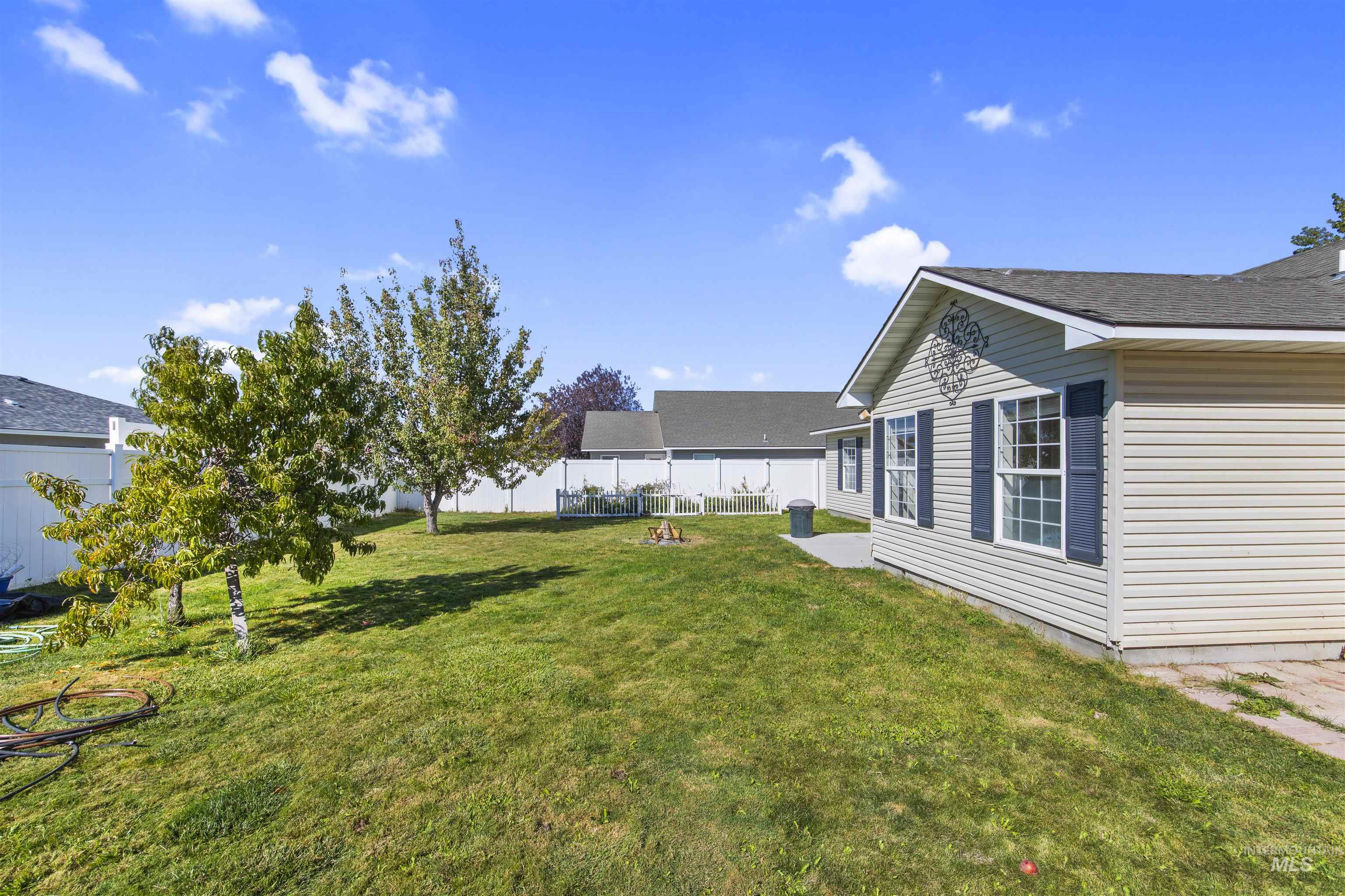1414 Valencia Street, Twin Falls, Idaho 83301, 3 Bedrooms, 2 Bathrooms, Residential For Sale, Price $329,900,MLS 99002033